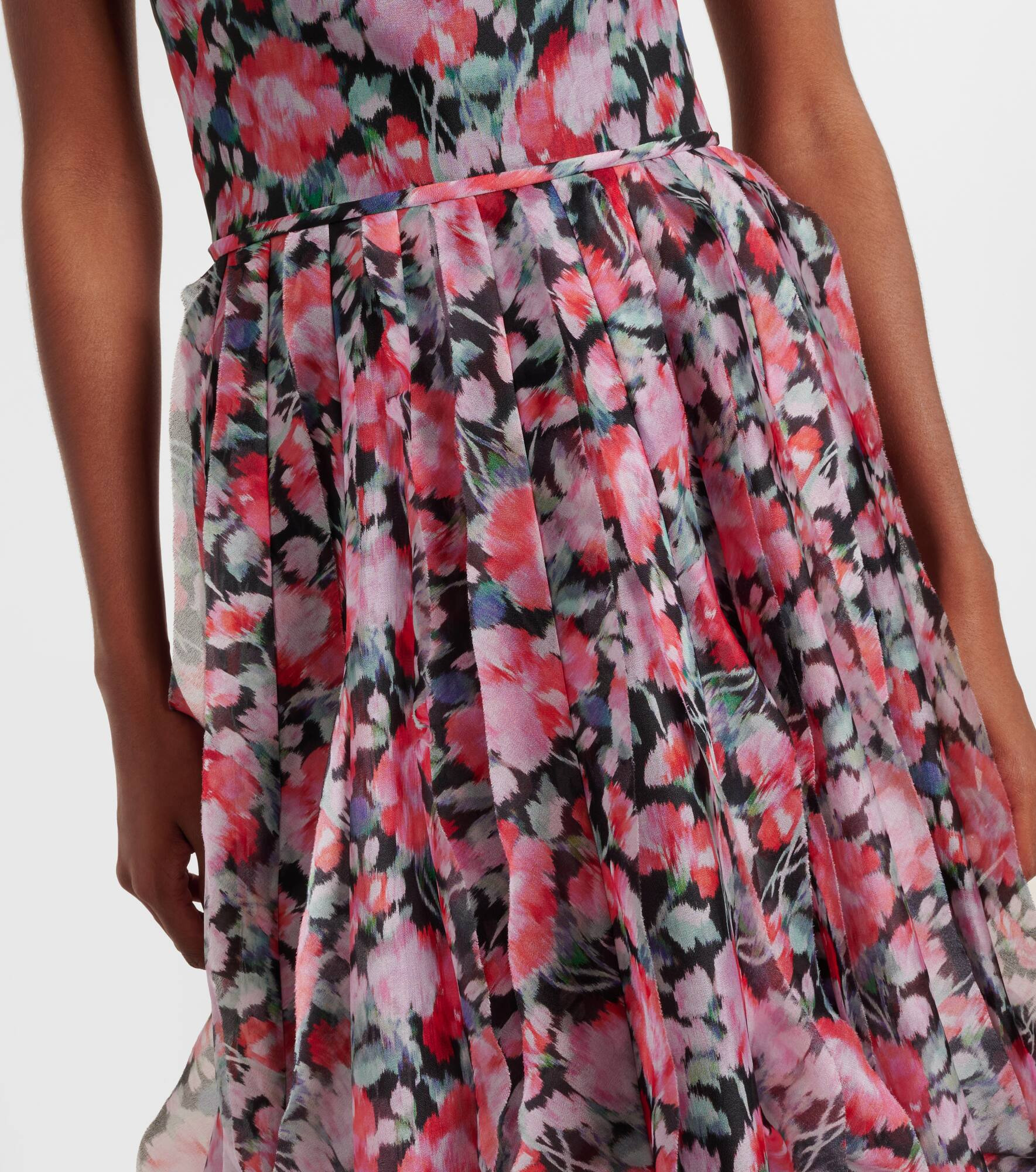 Floral halterneck ruffled gown - 5