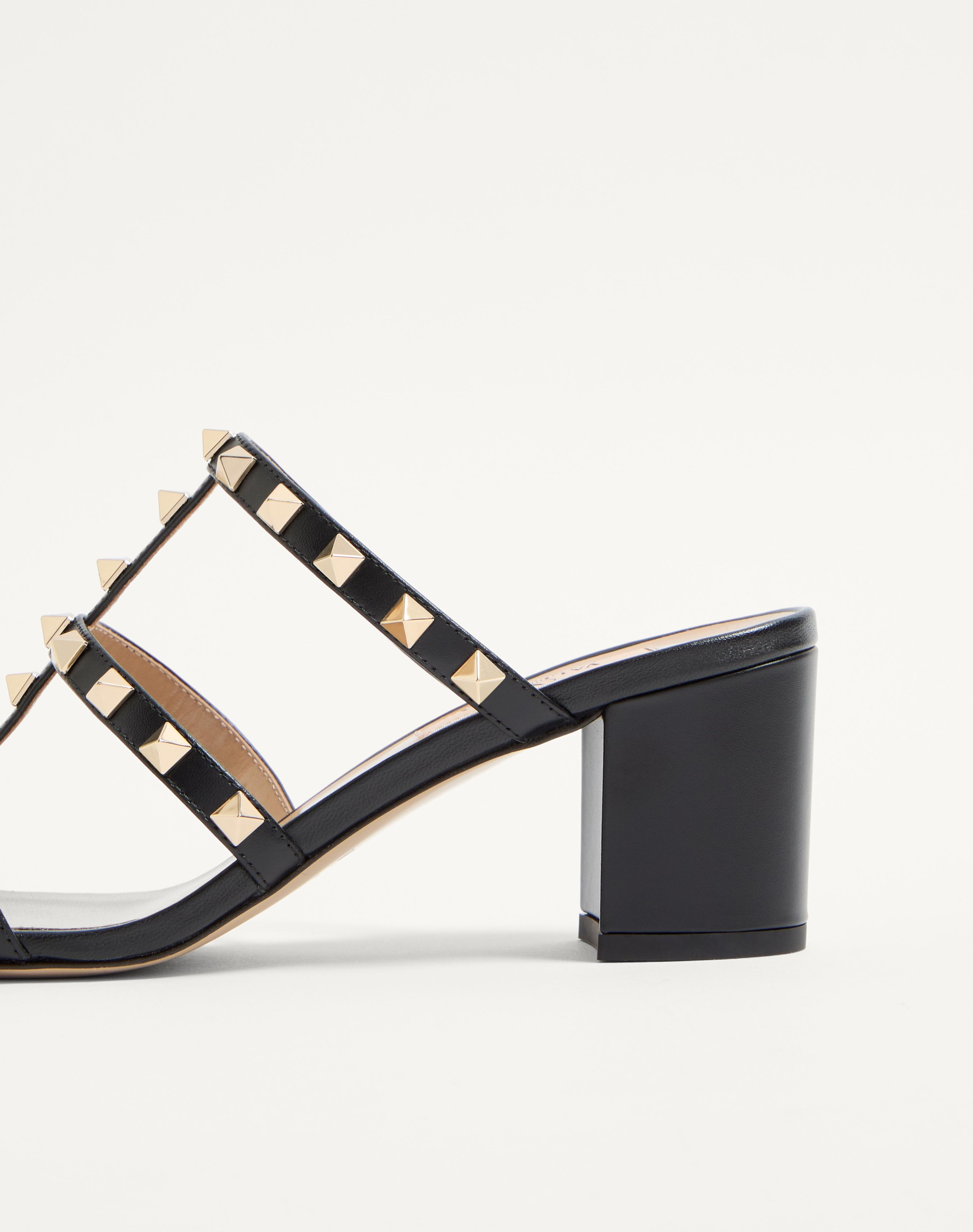 ROCKSTUD CALFSKIN LEATHER SLIDE SANDAL 60 MM - 7