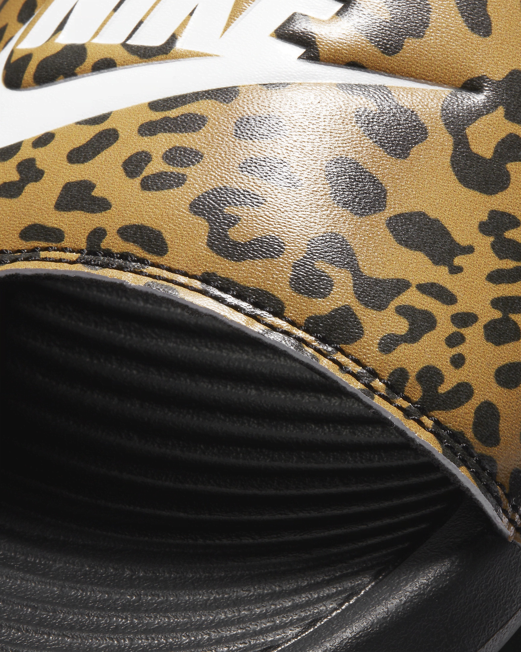 Nike Victori One Women's Print Slides - 6