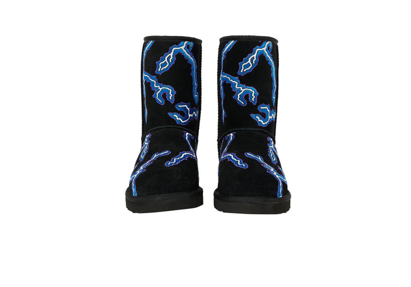 PALACE UGG LIGHTNING CLASSIC SHORT BOOT BLACK 3