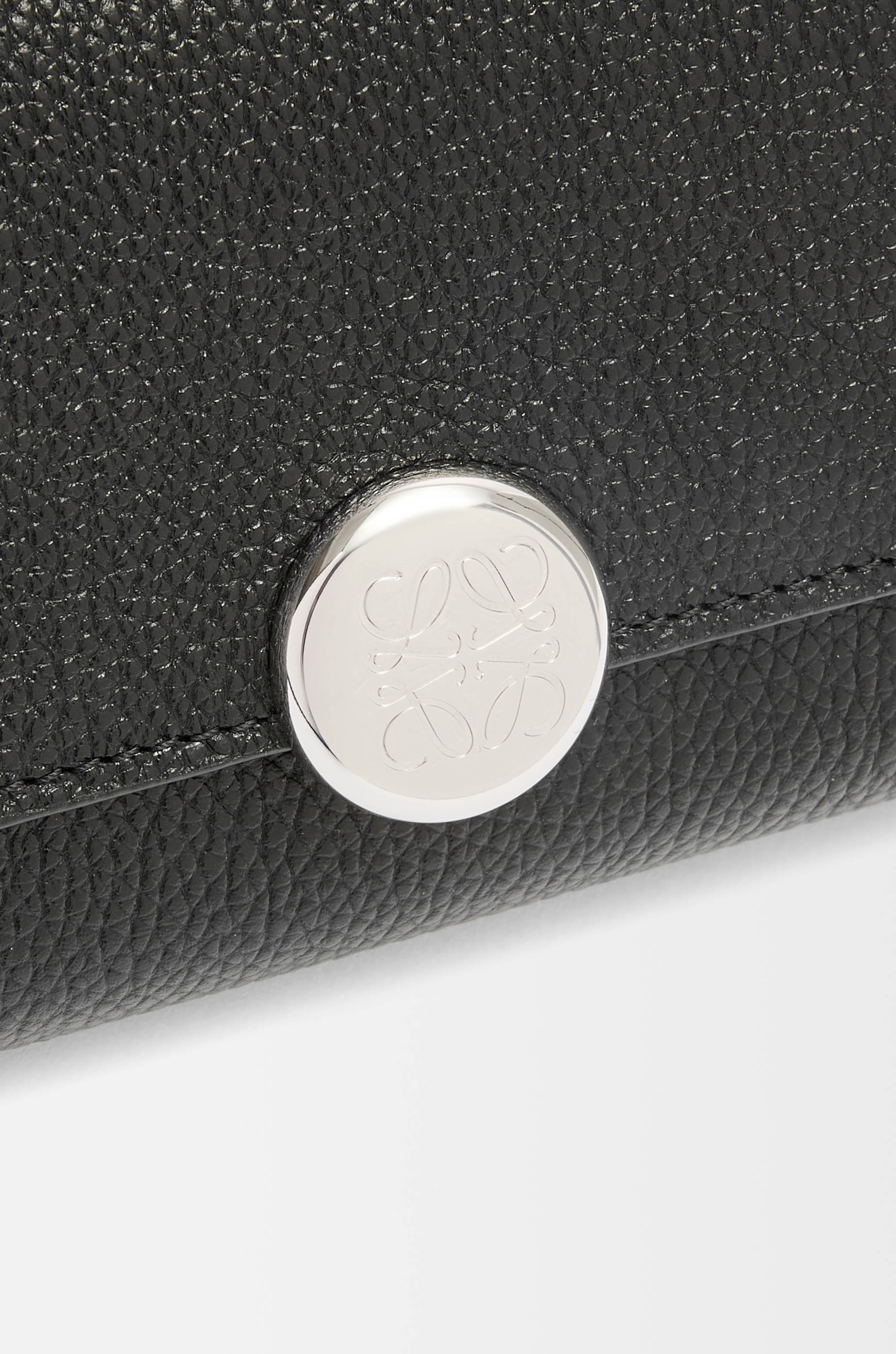 Pebble small vertical wallet in pebble grained calfskin - 5