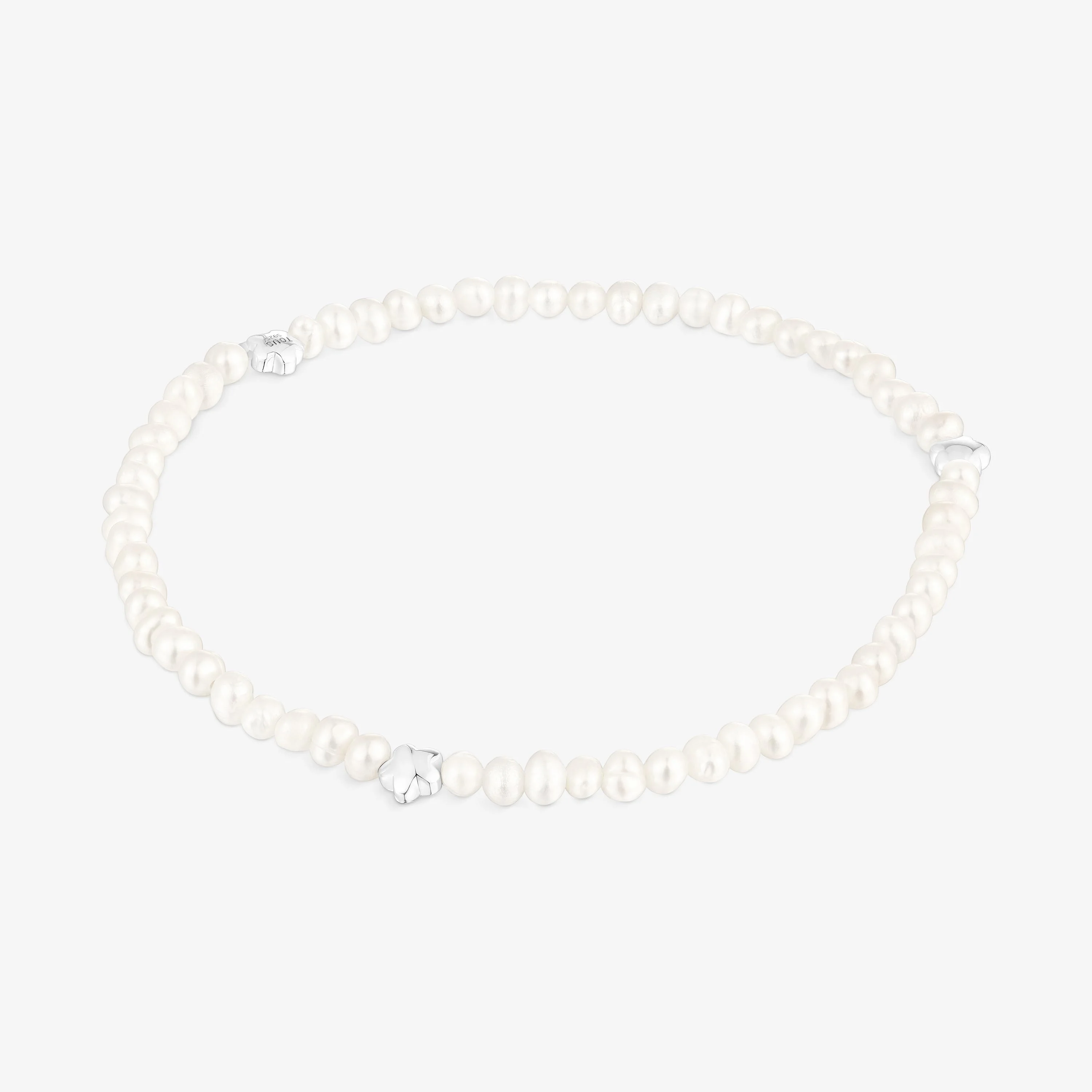 Elastic Bold Motif Bracelet with cultured pearls and flower motifs in silver - 1
