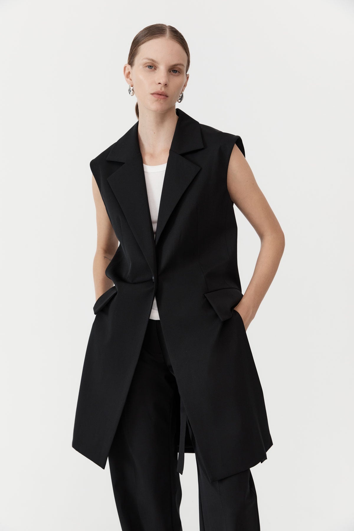 Sleeveless Tailored Blazer - Black - 2