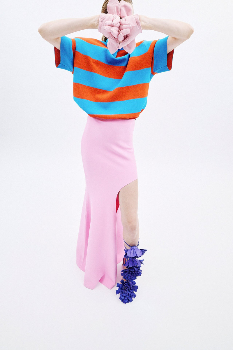KNITTED FLARED SKIRT WITH CUT OUT PINK 10