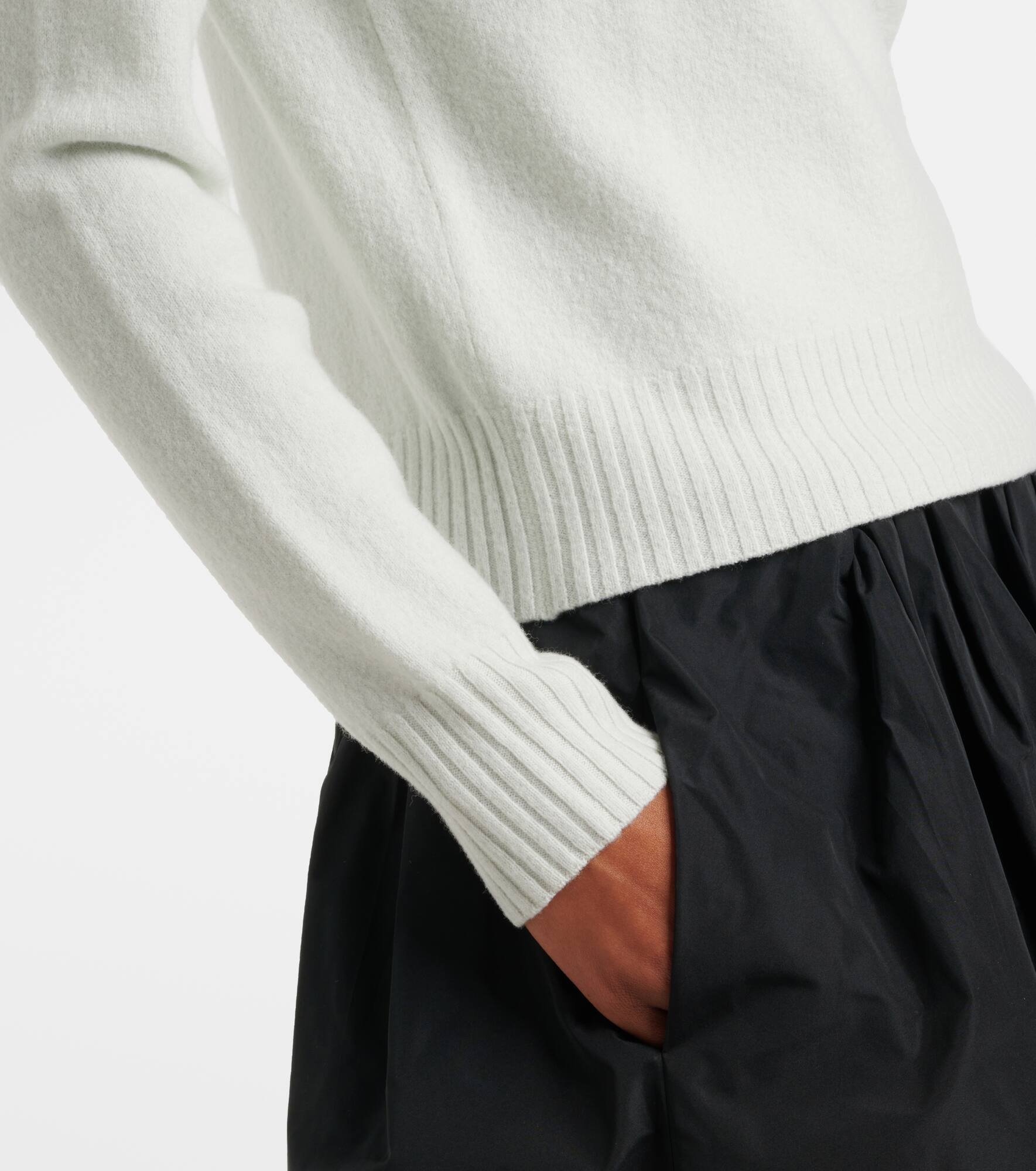 Wool sweater - 5