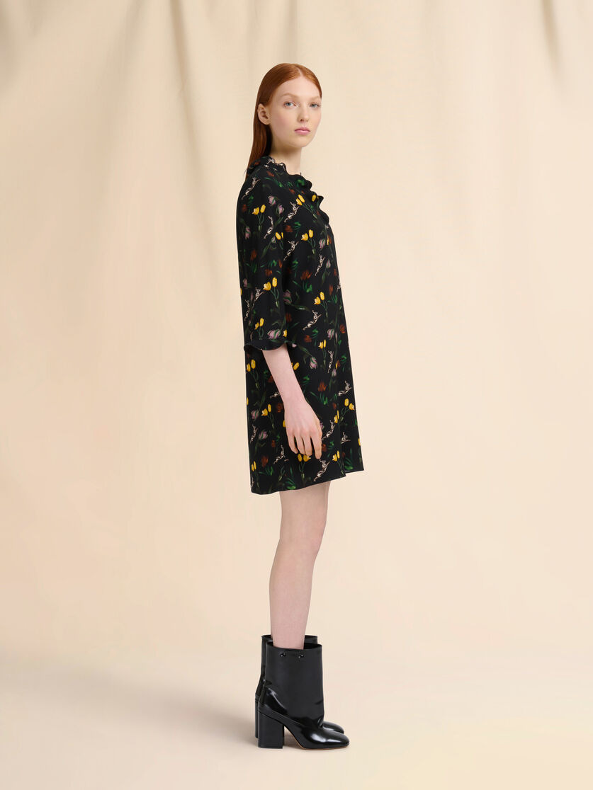 BLACK ENVERS SATIN MINI DRESS WITH TULIPS AND HARES PRINT - 6