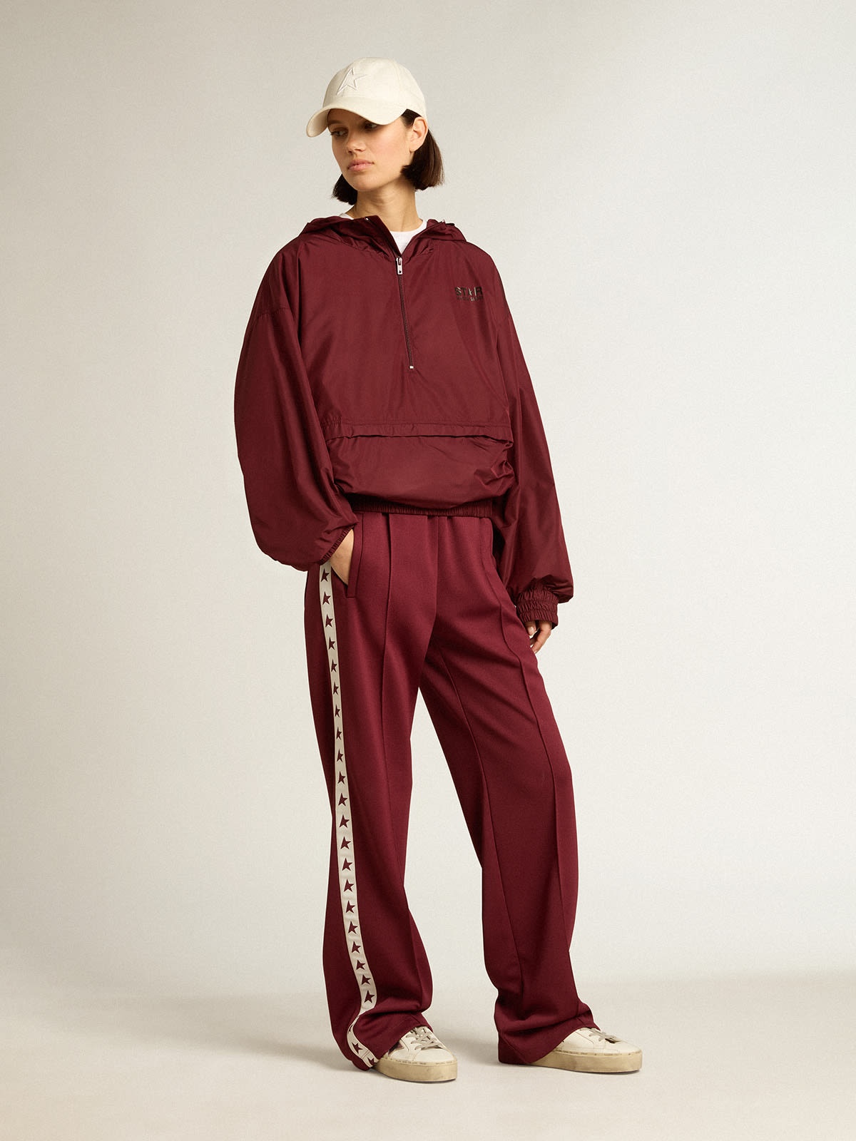 Burgundy windbreaker with hood - 3