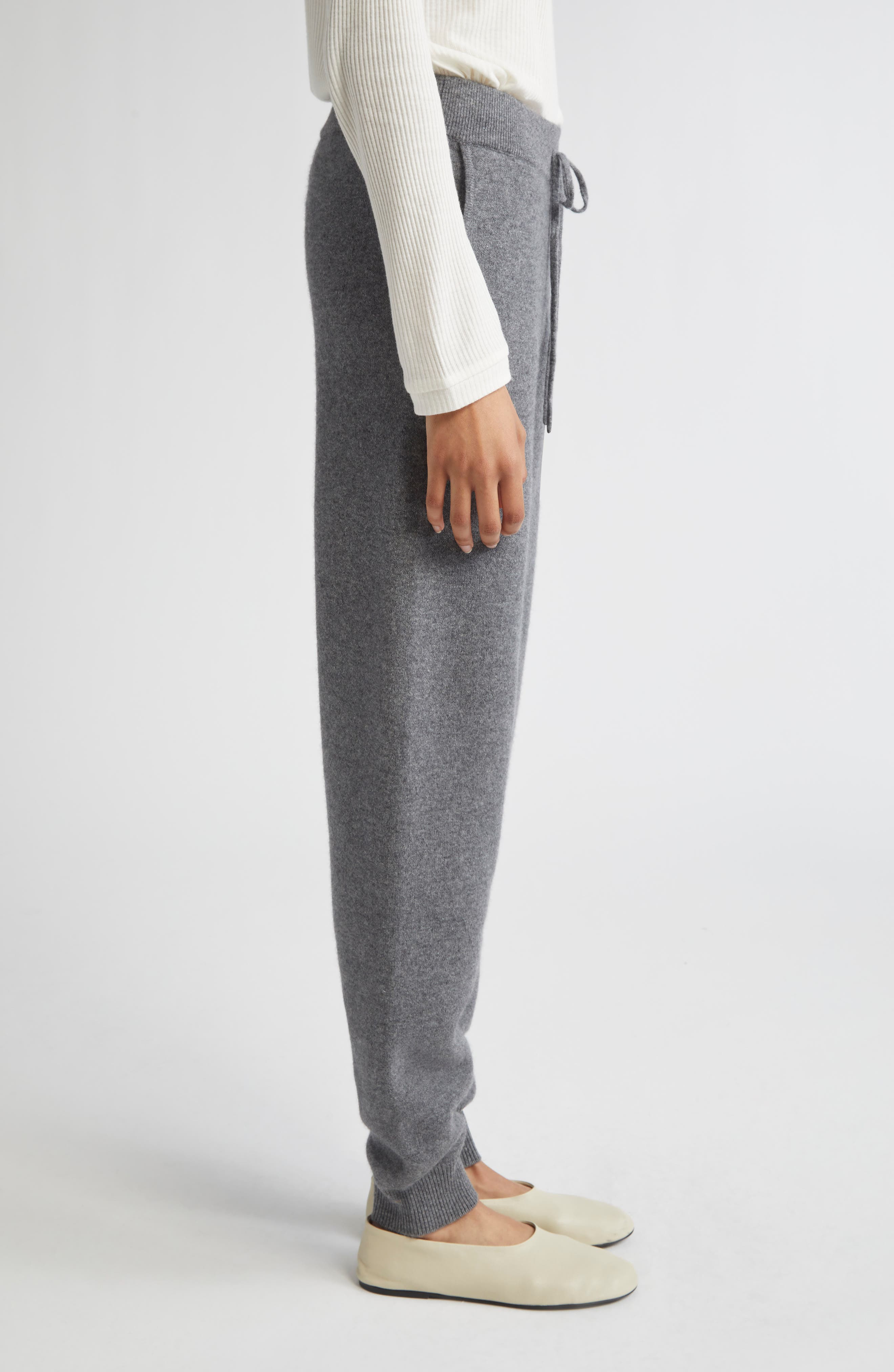 LOULOU DE SAISON Hespero Cashmere Joggers in Anthracite Melange at Nordstrom - 4