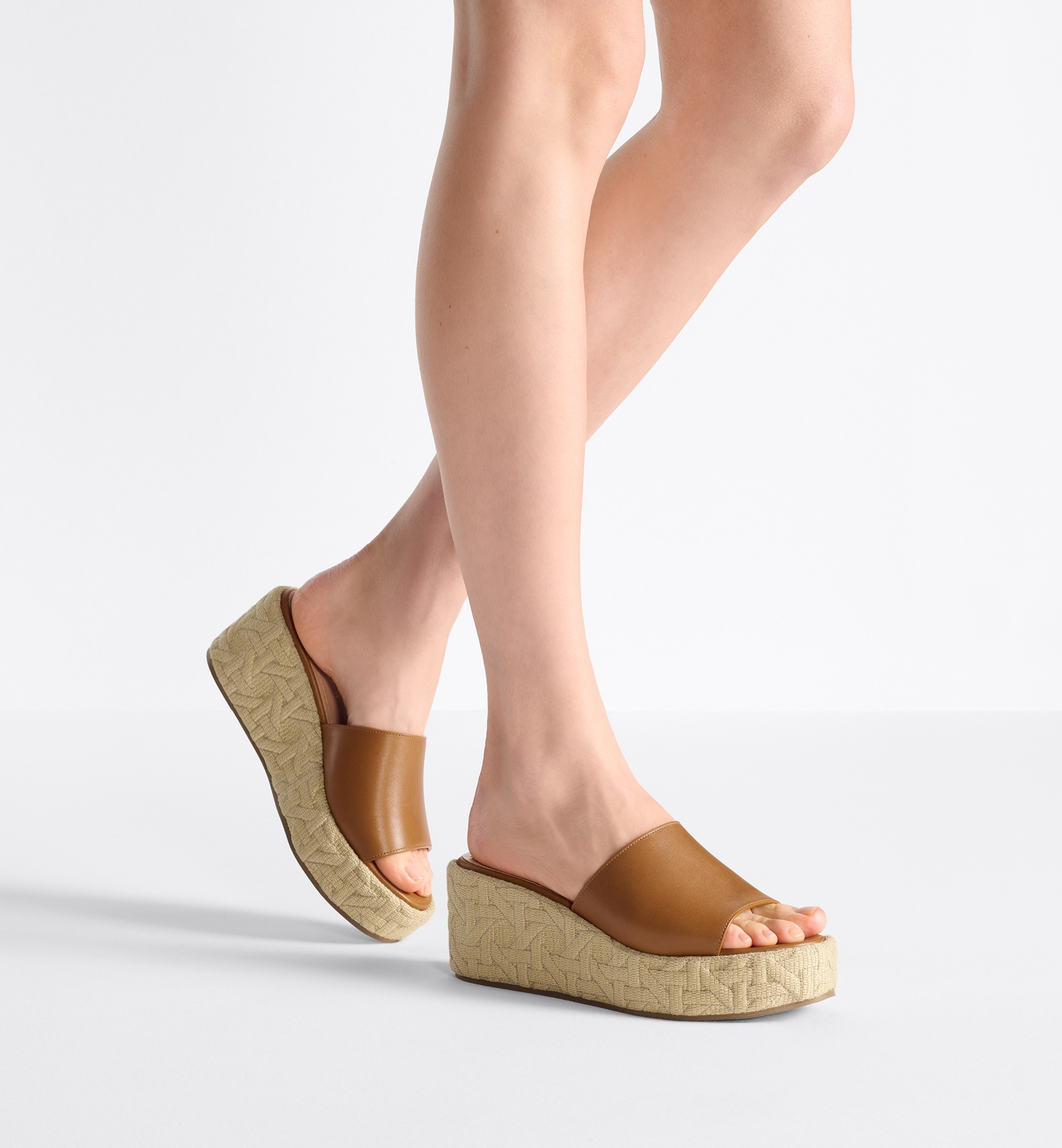 ☆レトロ×トレンド感☆Attitude Dior ウェッジスライド Dior Attitude Dior Wedge Slide | REVERSIBLE