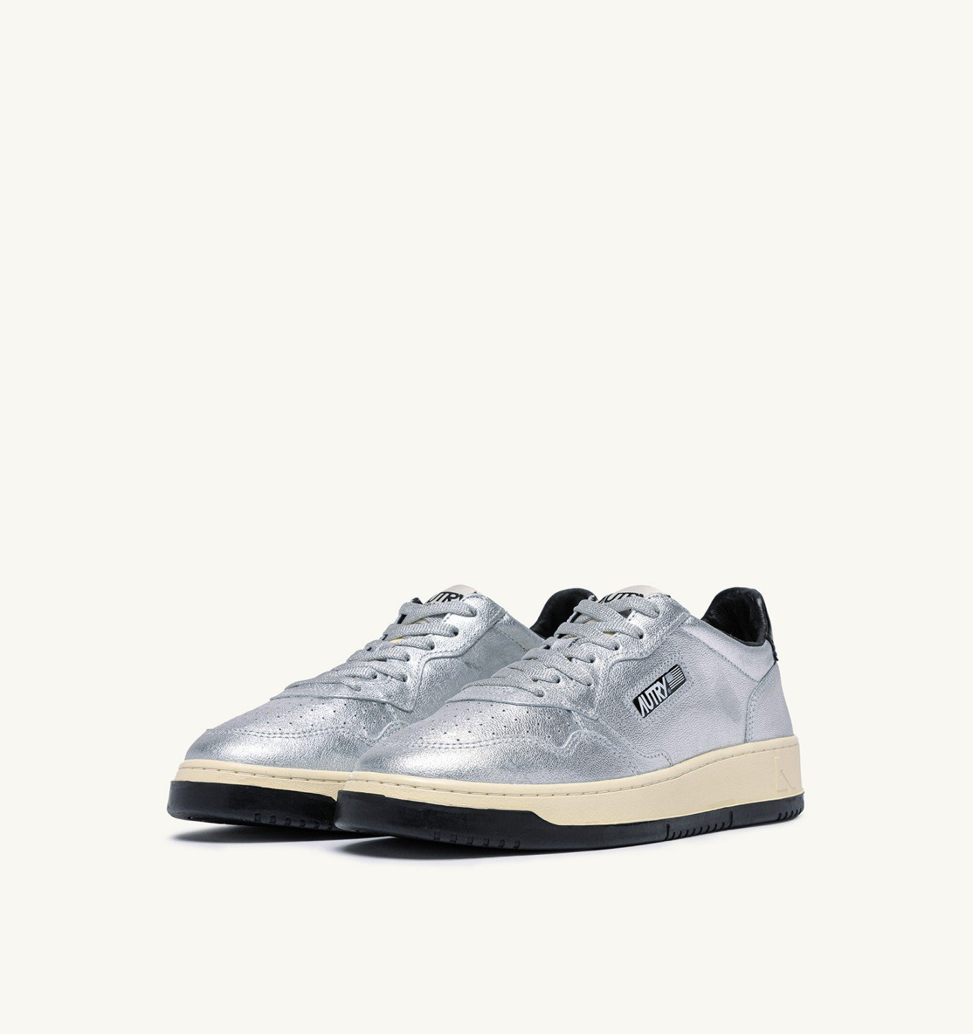 MEDALIST LOW SNEAKERS IN SILVER AND BLACK METALIZED LEATHER - 2