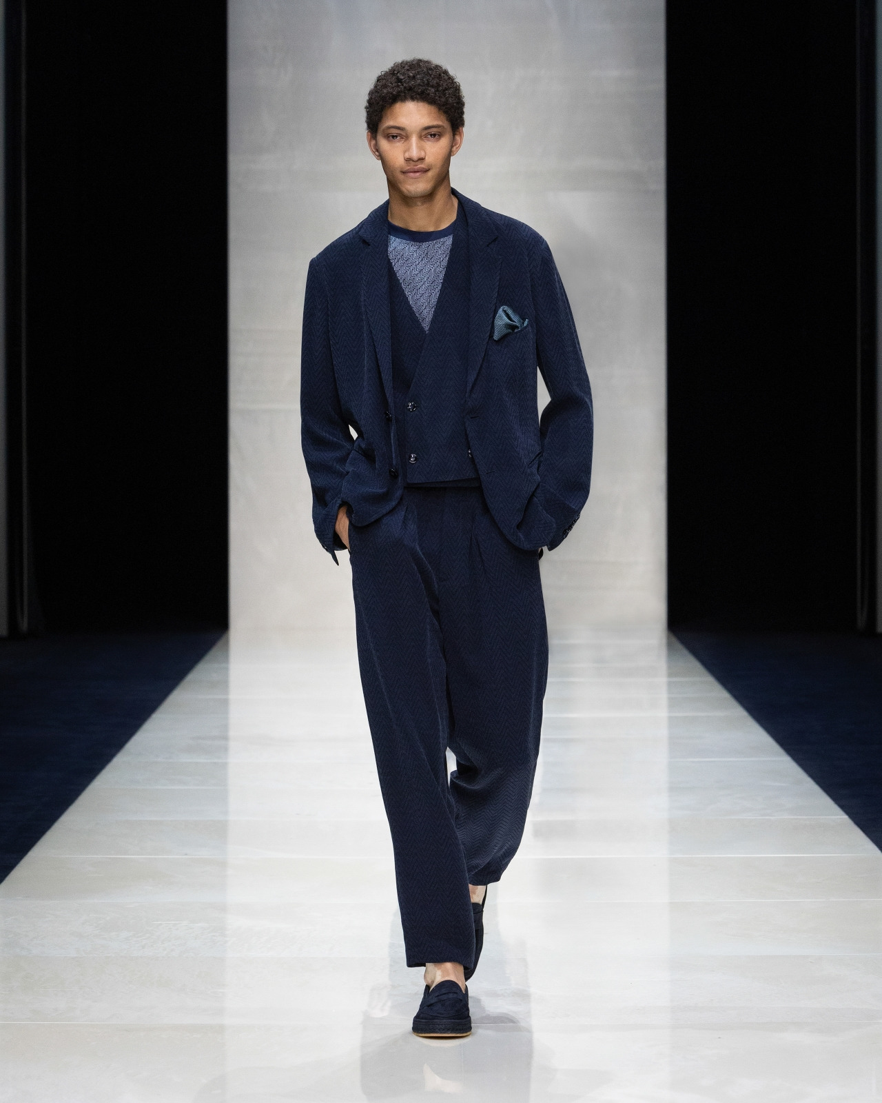 SINGLE-BREASTED JACKET IN CHEVRON CUPRO AND VISCOSE - 7