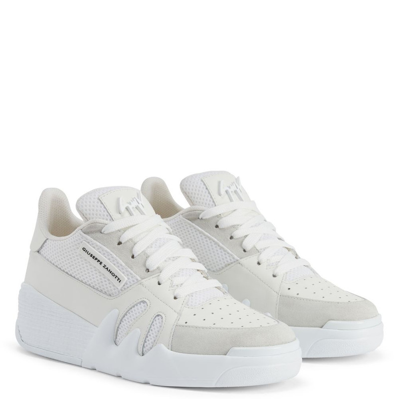 Giuseppe Zanotti Talon outlook