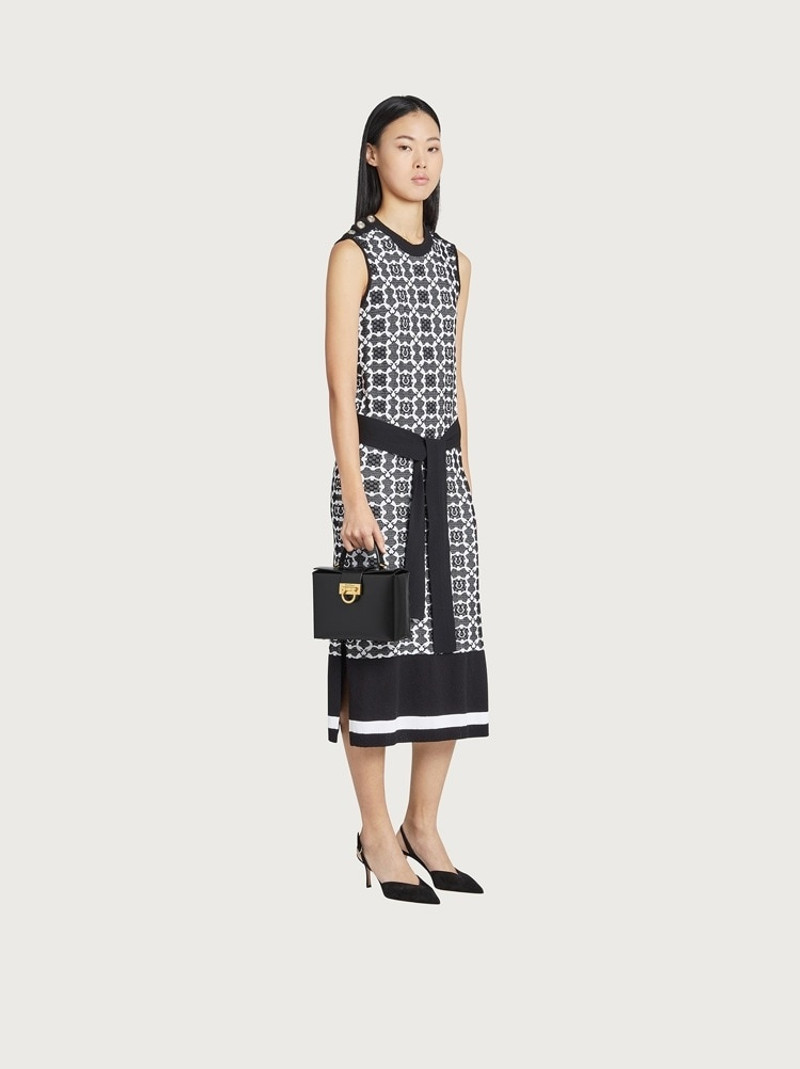 FERRAGAMO TRIFOLIO BOX BAG outlook