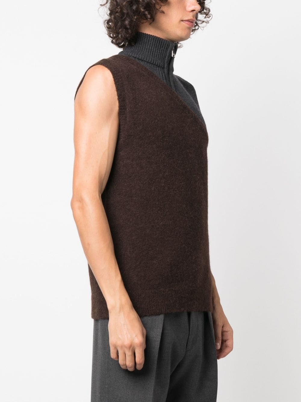 panelled ribbed zipped vest - 3