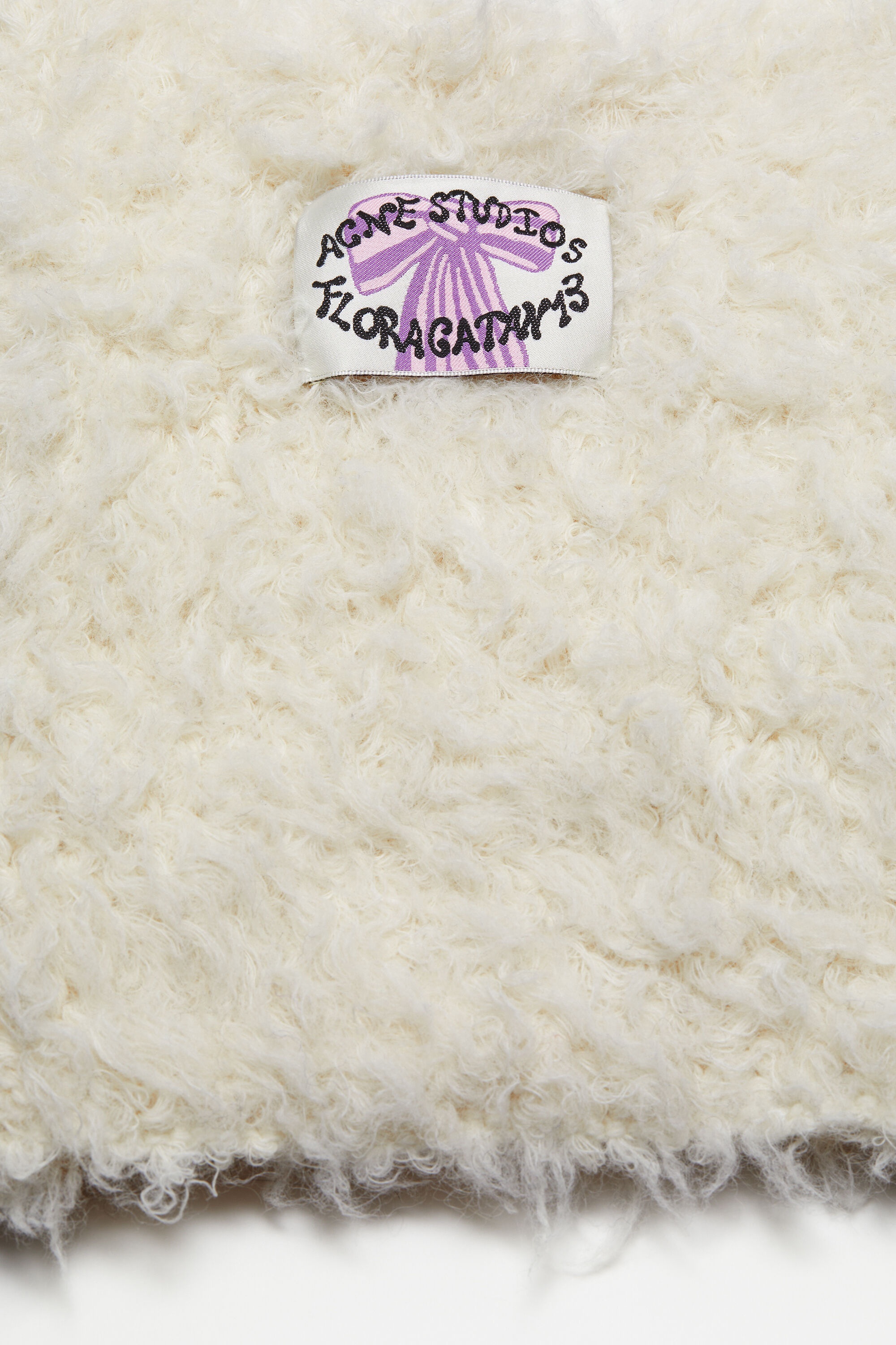 Fluffy square beanie - White - 4