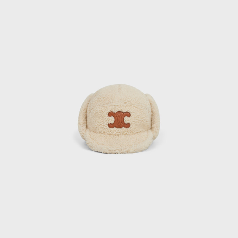 CELINE triomphe shapka in shearling outlook