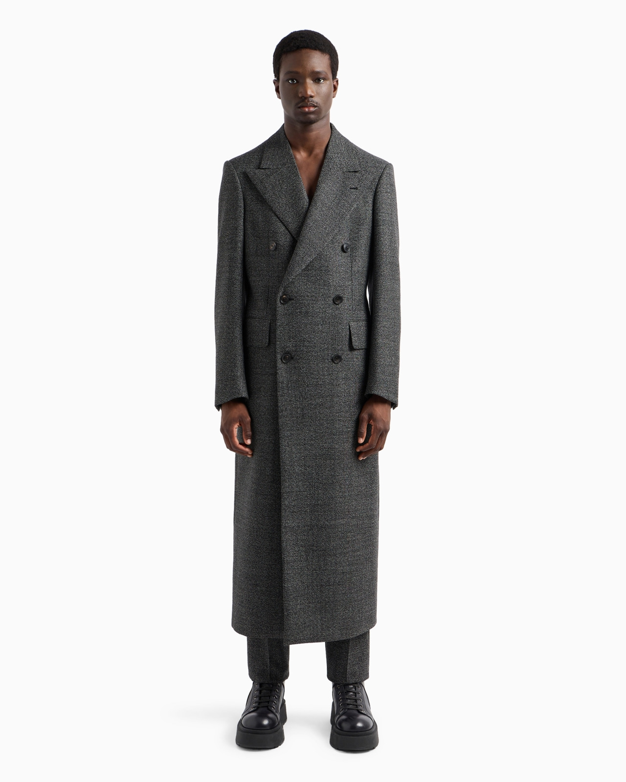Long double-breasted coat in a compact grisaille of heavy mouliné wool - 2