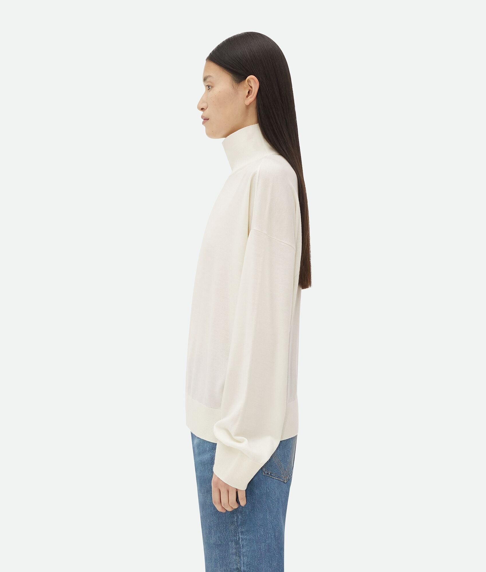 Light Wool Turtleneck - 2