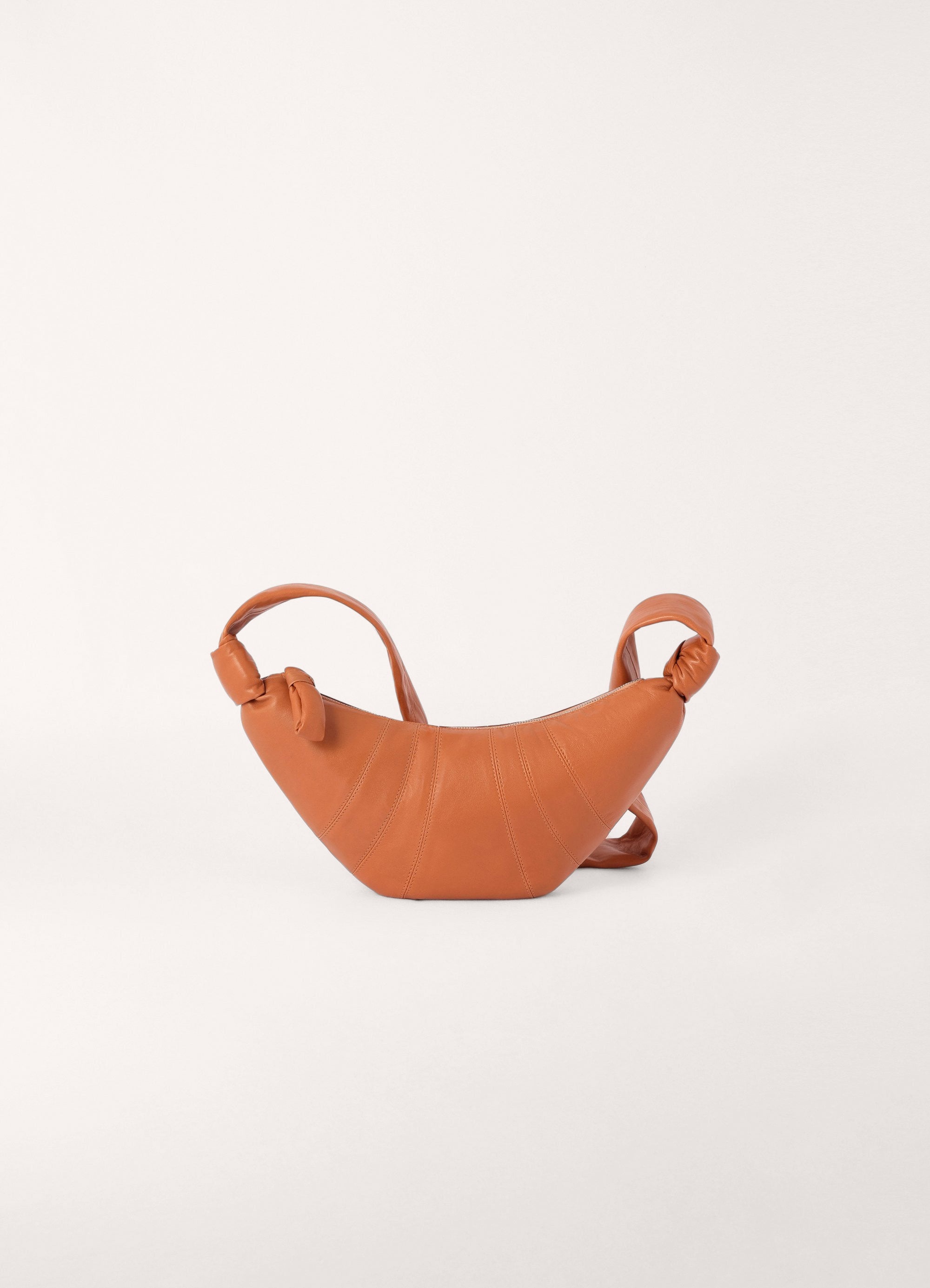 SMALL CROISSANT BAG / EXCLUSIVE
SOFT NAPPA LEATHER - 1