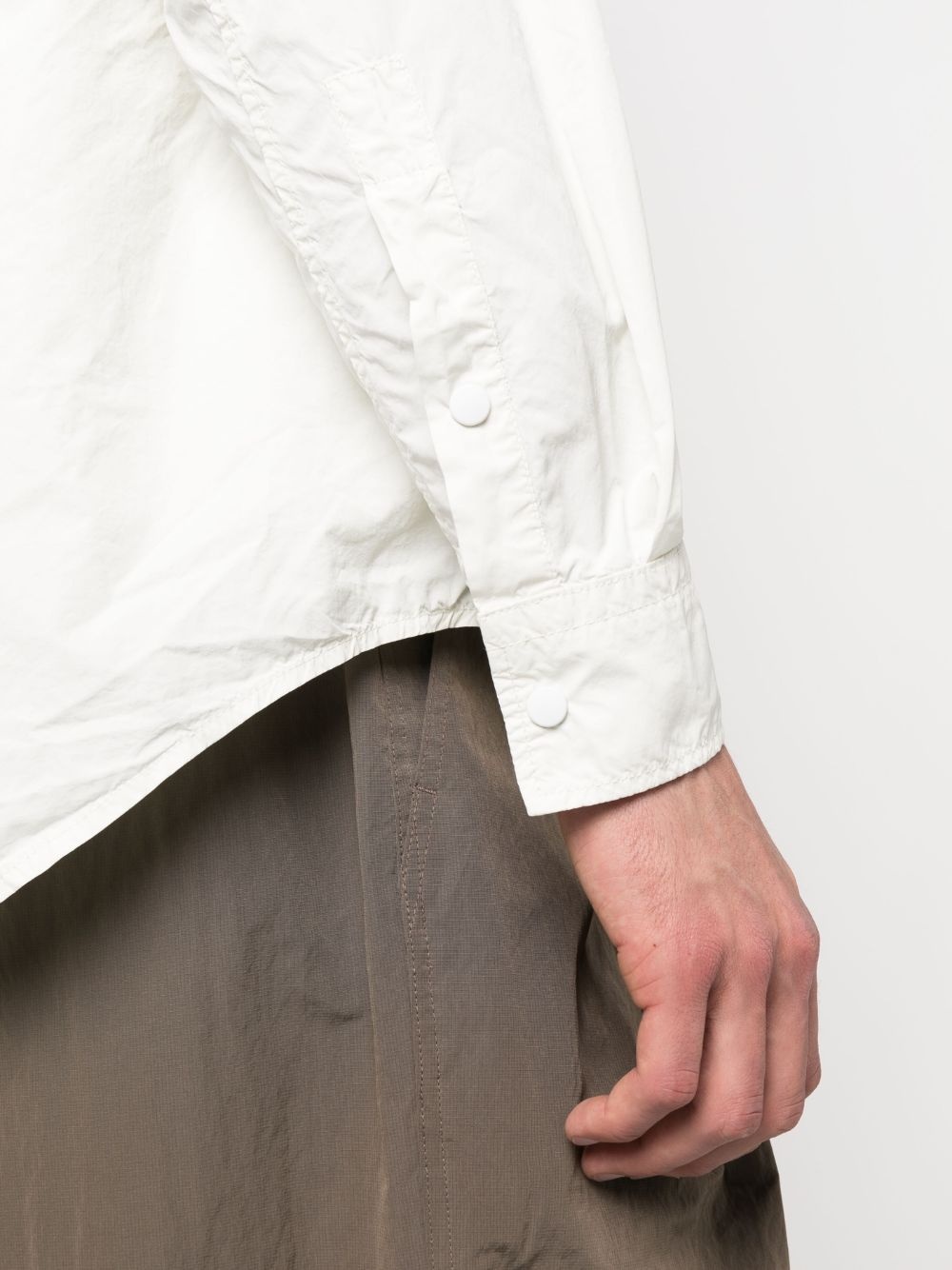long-sleeved buttoned shirt - 5