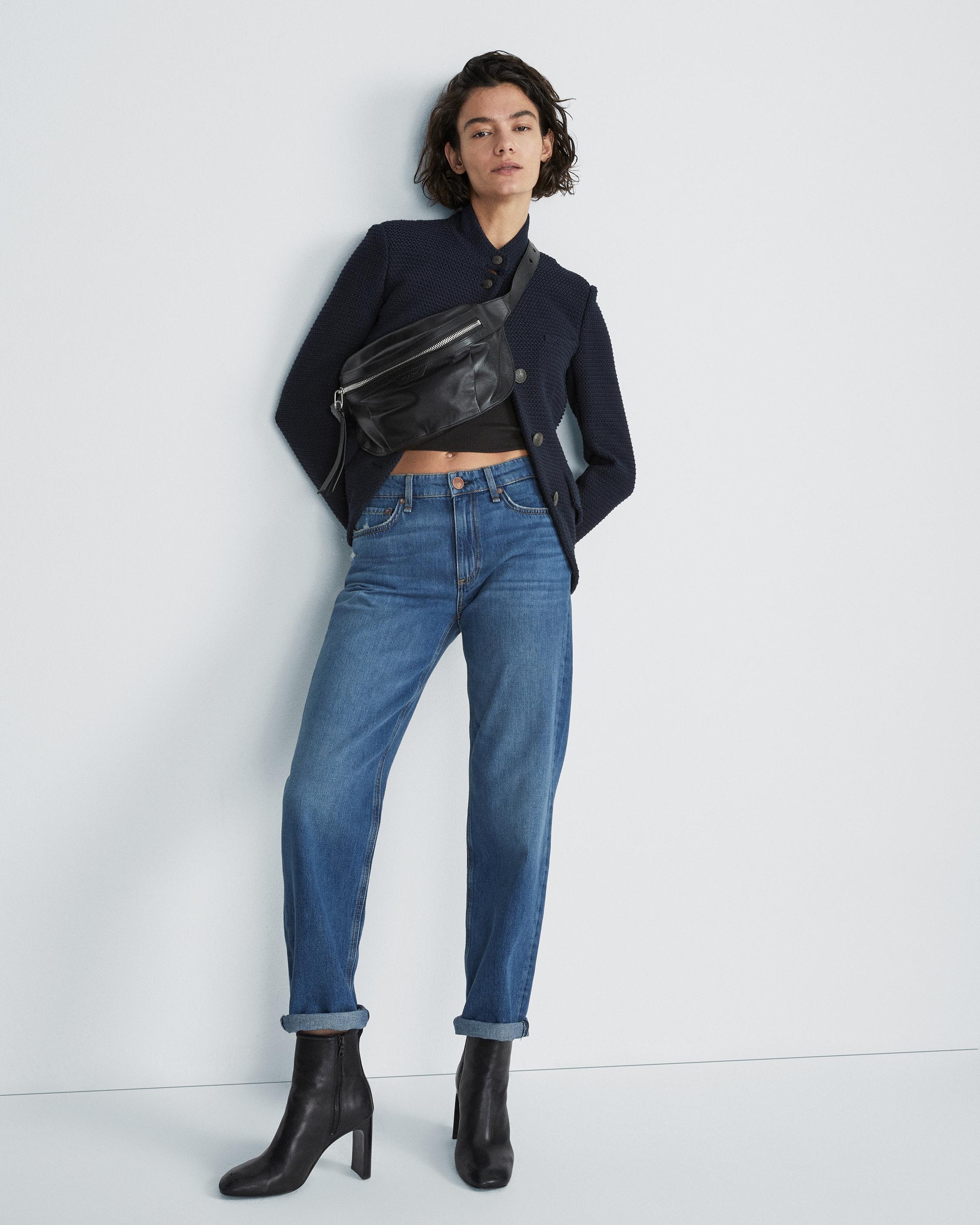 Baggy Dre - Blake
Low-Rise Rigid Jean - 6
