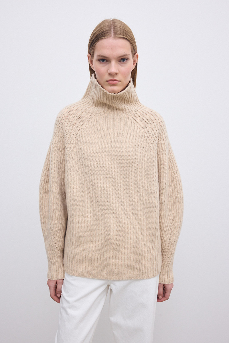 Cashmere Turtleneck 5