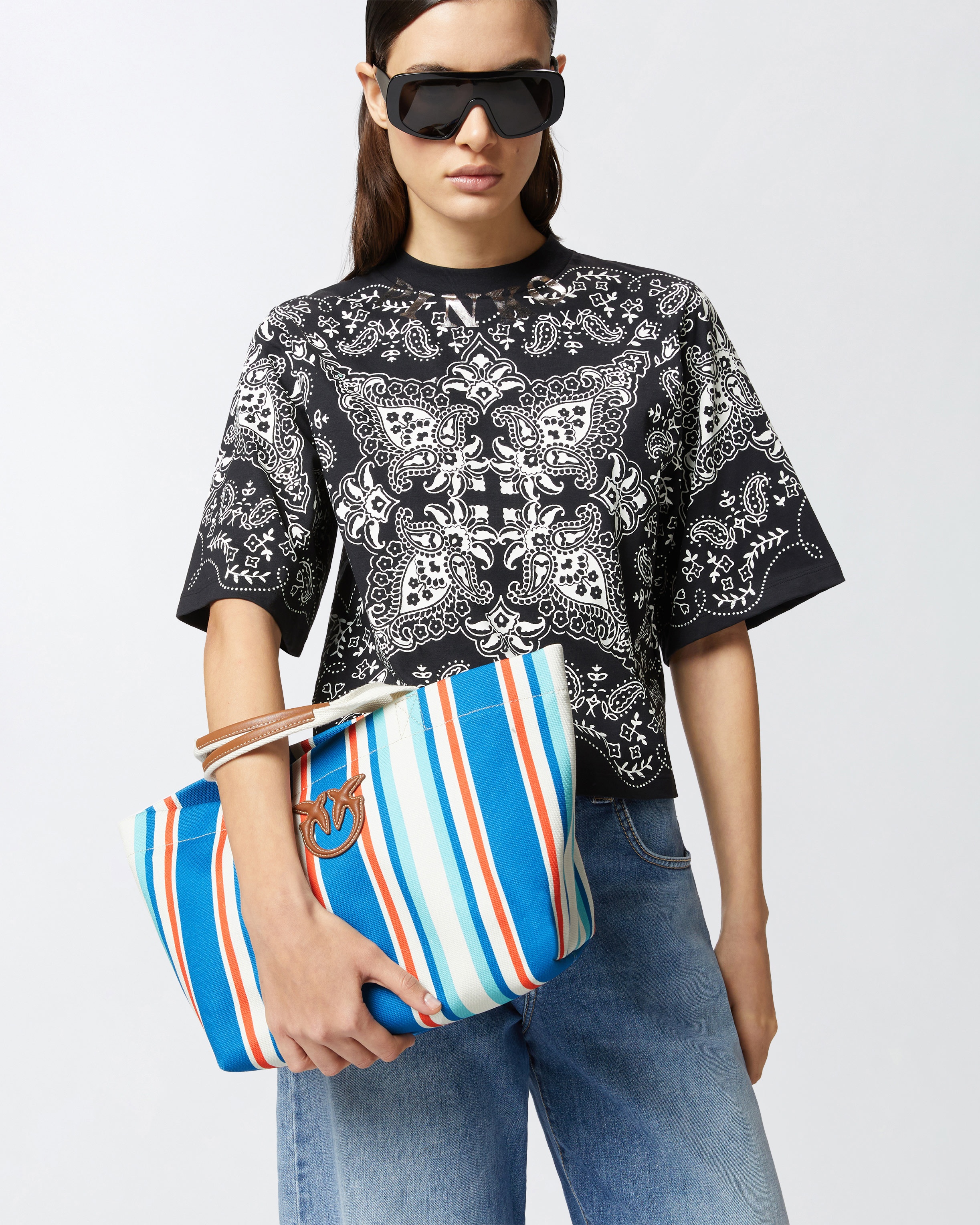 MEDIUM SHOPPER BAG IN STRIPED CANVAS - 5
