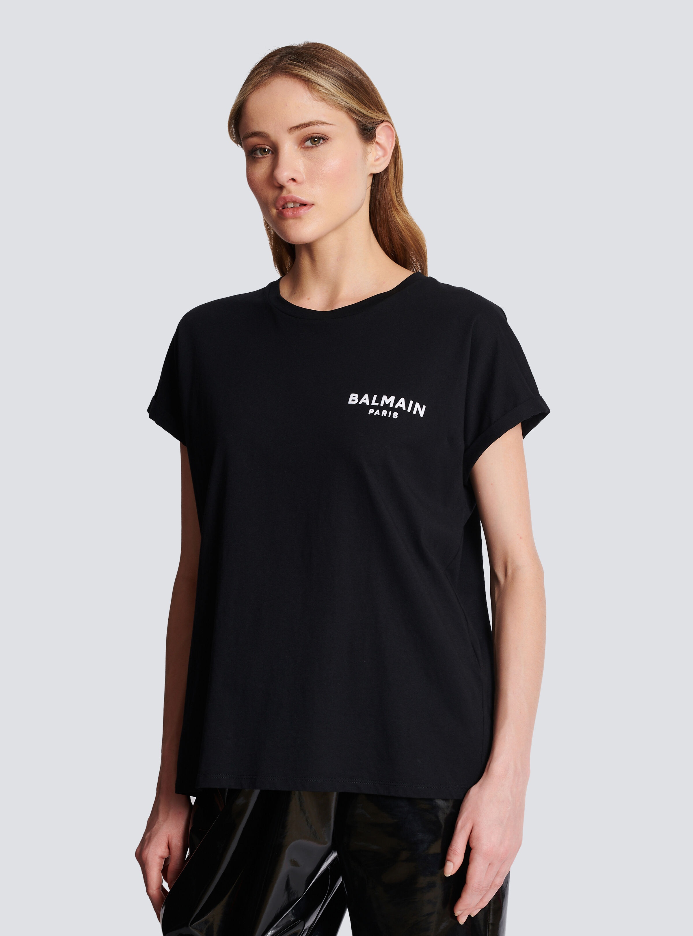 Eco-designed cotton T-shirt with small flocked Balmain logo - 6