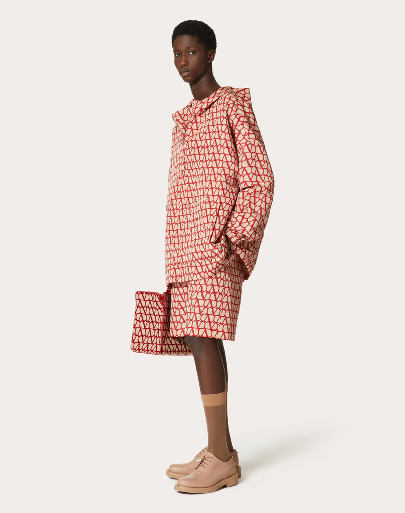 Valentino ALL-OVER TOILE ICONOGRAPHE PRINT SILK FAILLE BERMUDA SHORTS outlook