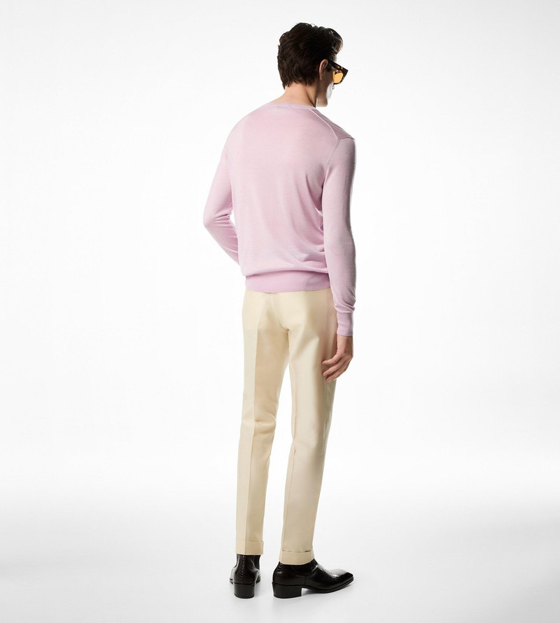 LIGHTWEIGHT SILK BLEND V NECK 3