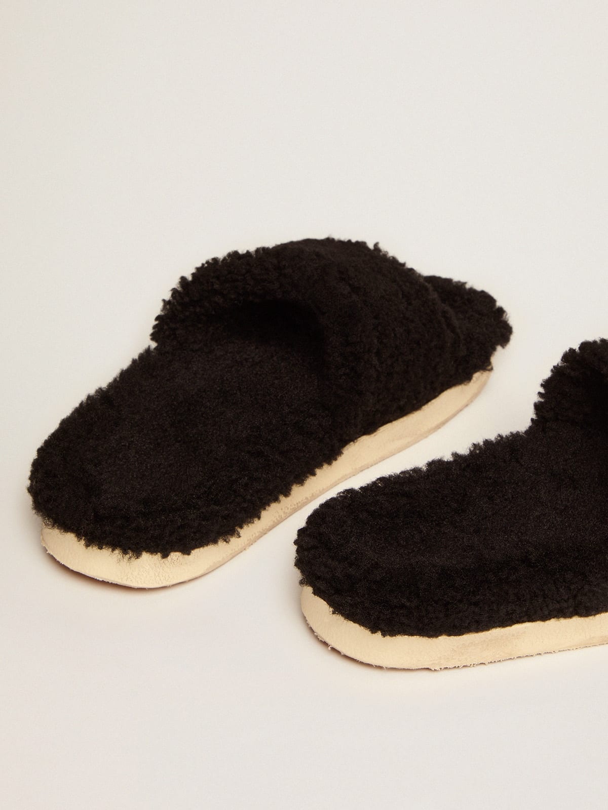 Poolstars in black shearling with star in tone-on-tone leather - 5