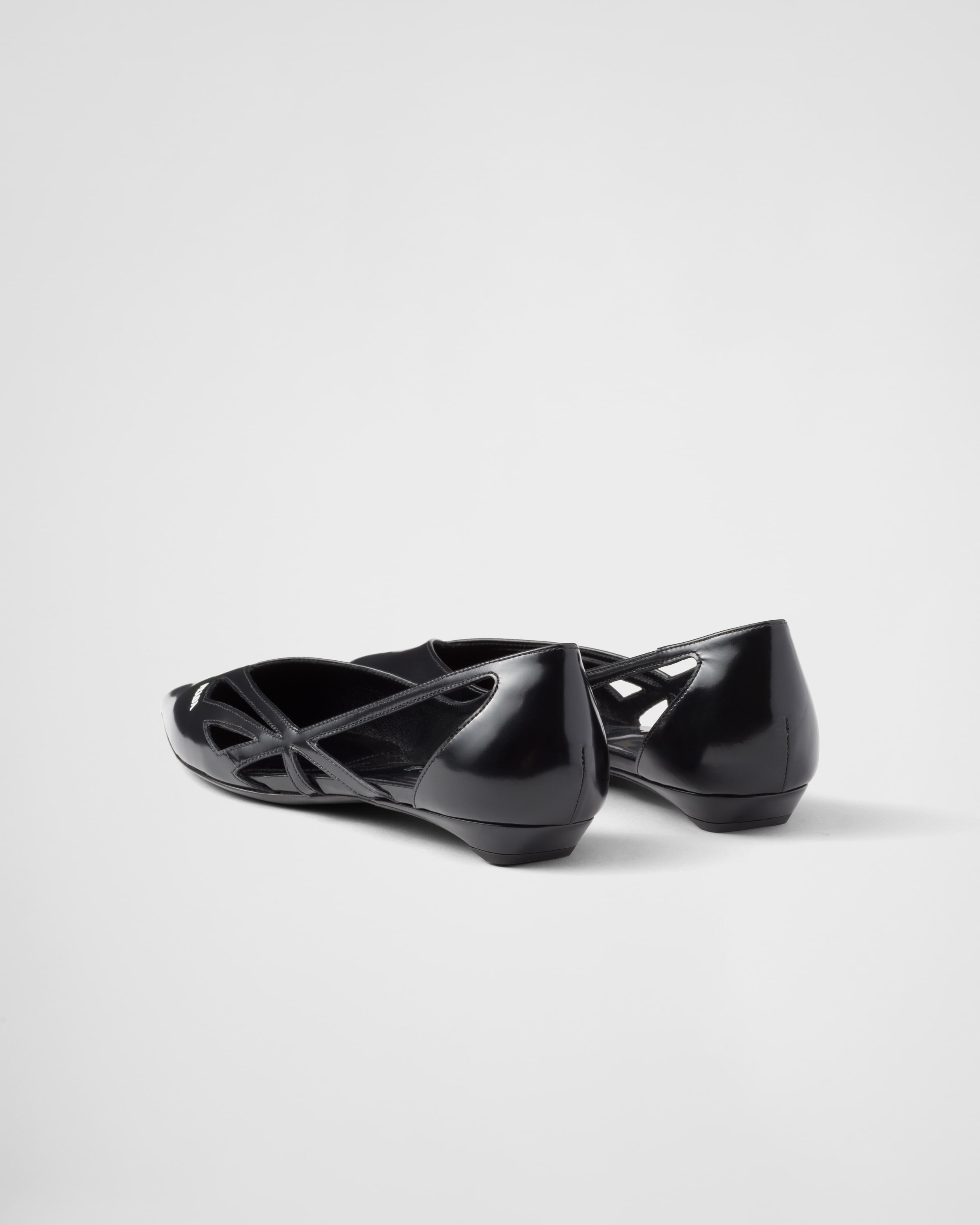 Brushed leather cut-out ballerinas - 5