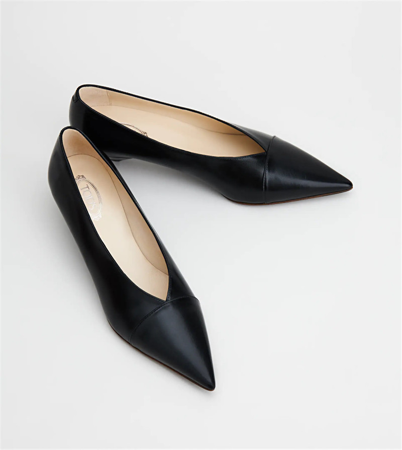PUMPS IN LEATHER - BLACK 3