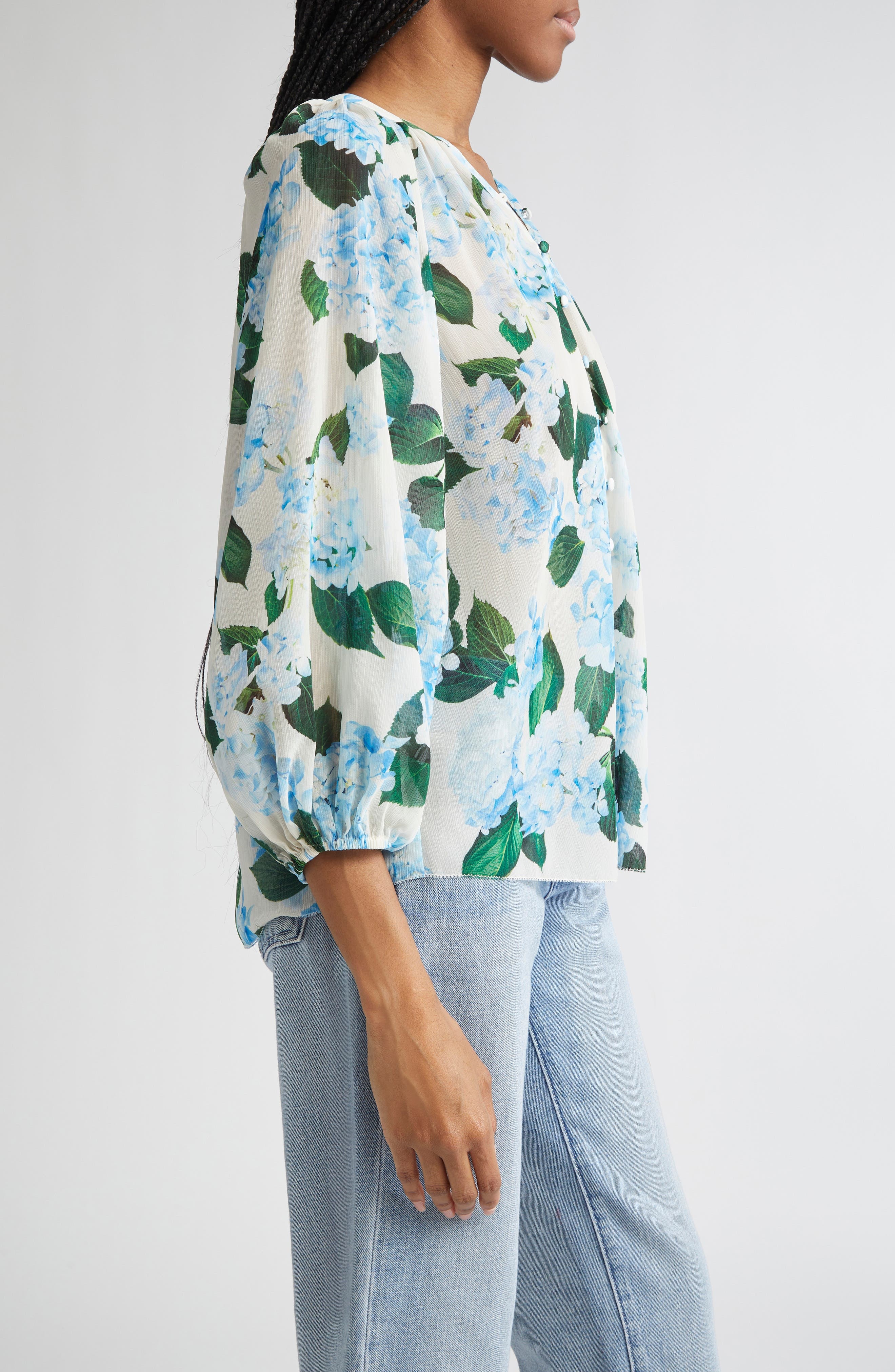 L'AGENCE Teagan Floral Puff Sleeve Top in Ivory/Light Blue Hydrangea at Nordstrom - 4