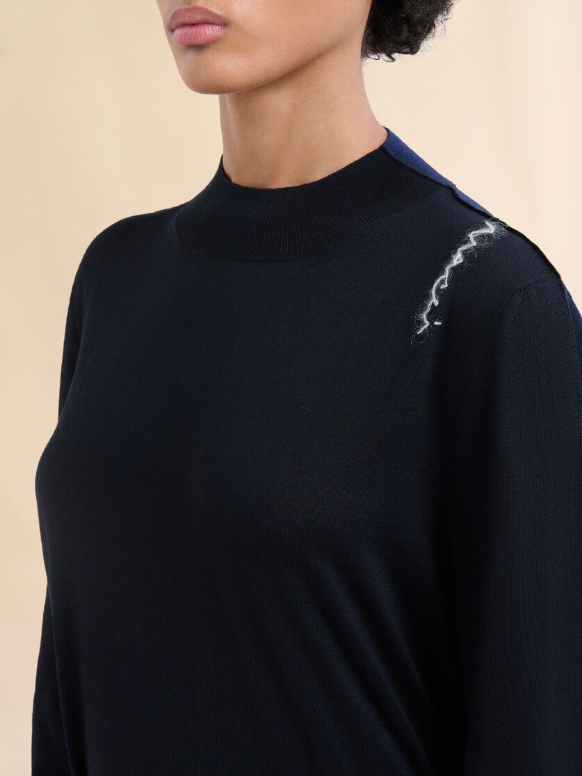 BLACK CREW NECK KNITTED JUMPER WITH CONTRASTING BACK PANEL - 4