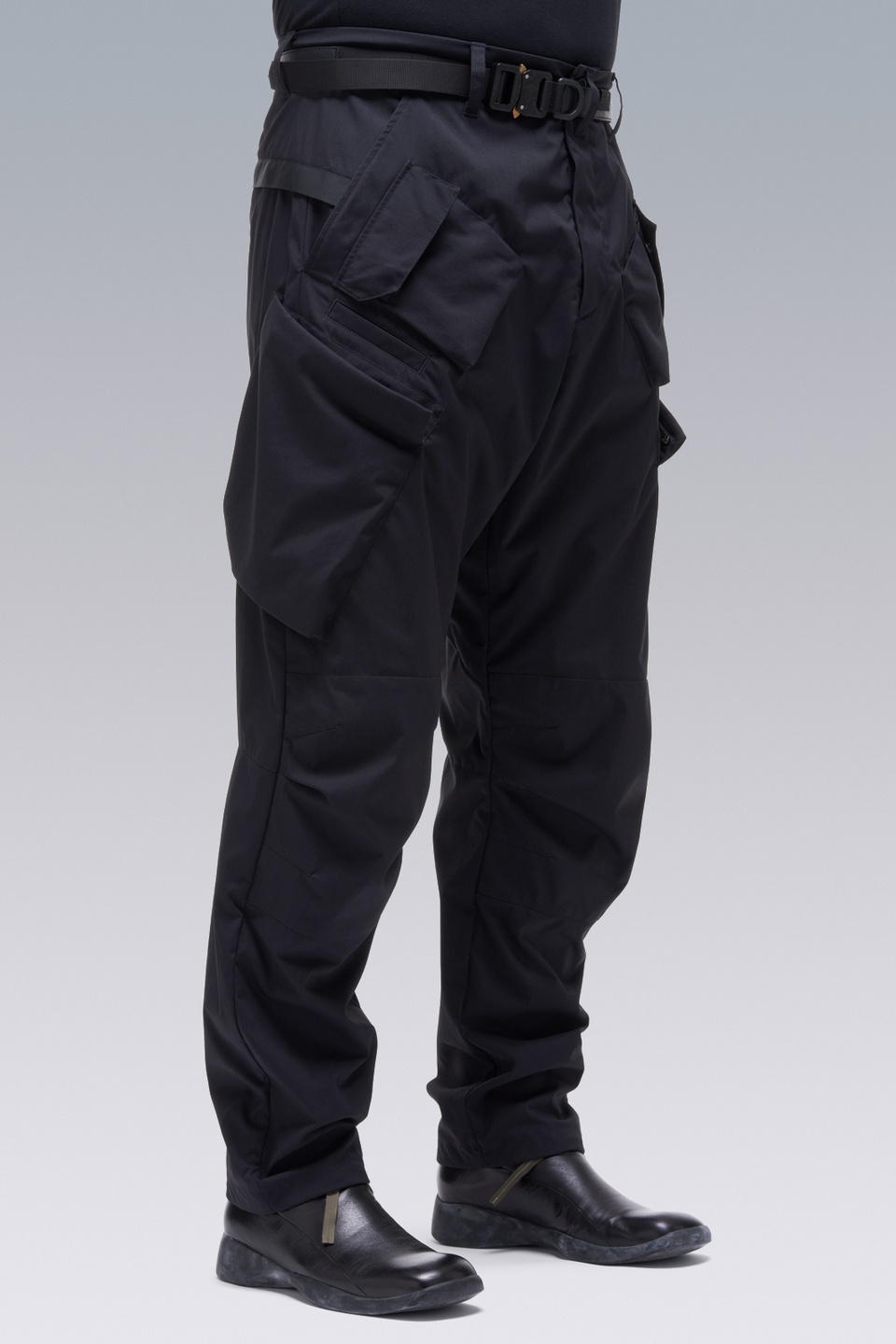 P24A-E Encapsulated Nylon Articulated BDU Trouser Black - 3