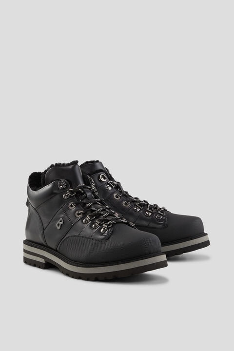 Courchevel Low boots in Black - 3