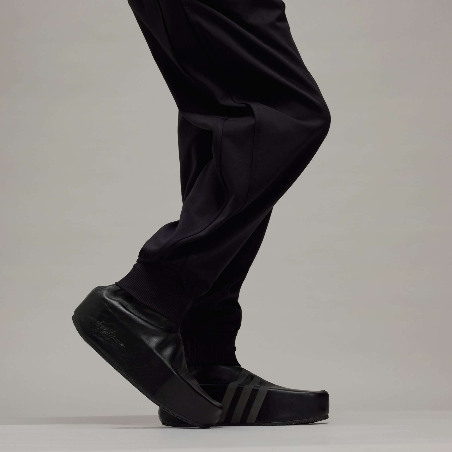 Y-3 Cuffed Track Pants - 6