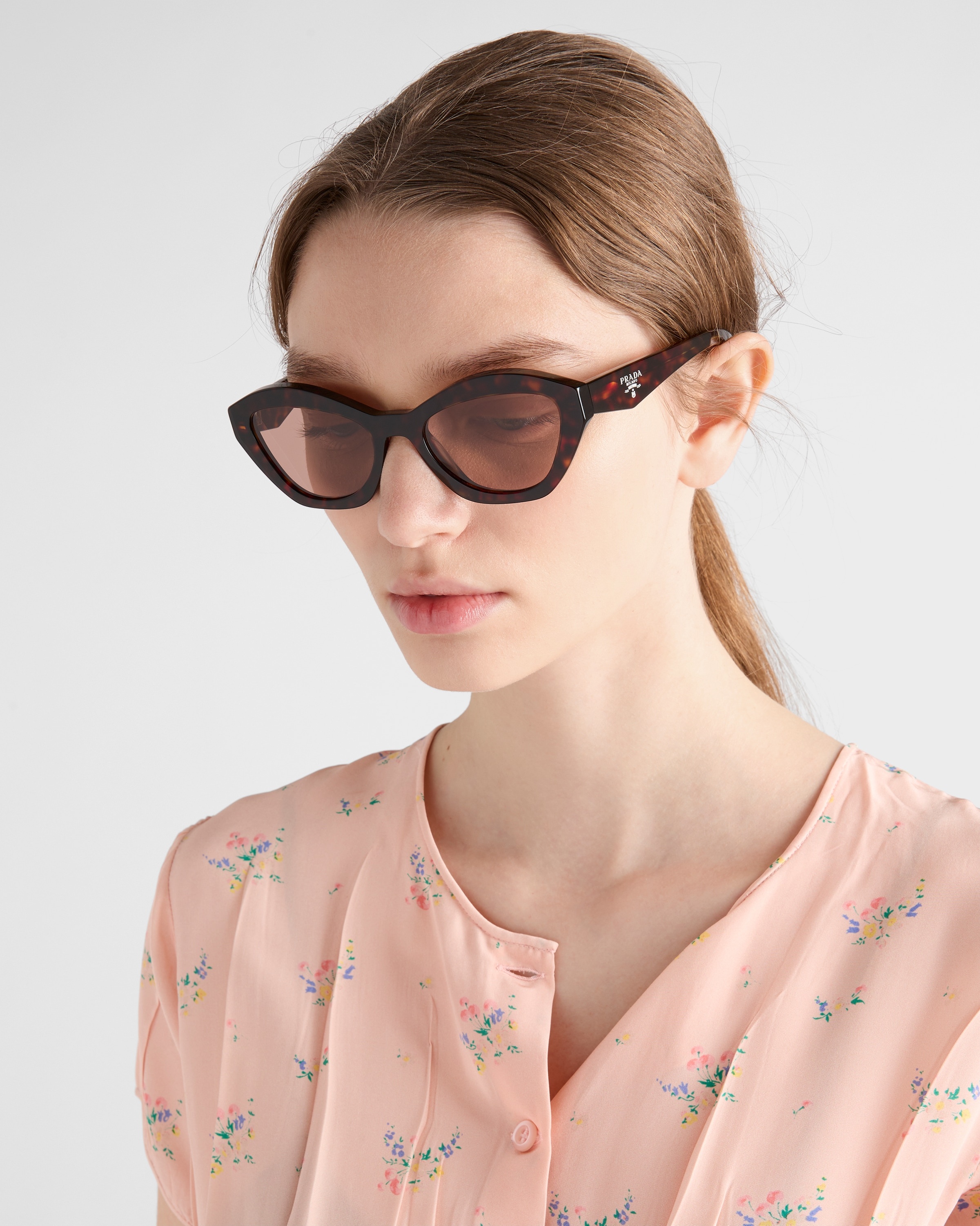 Sunglasses with Prada logo - 6