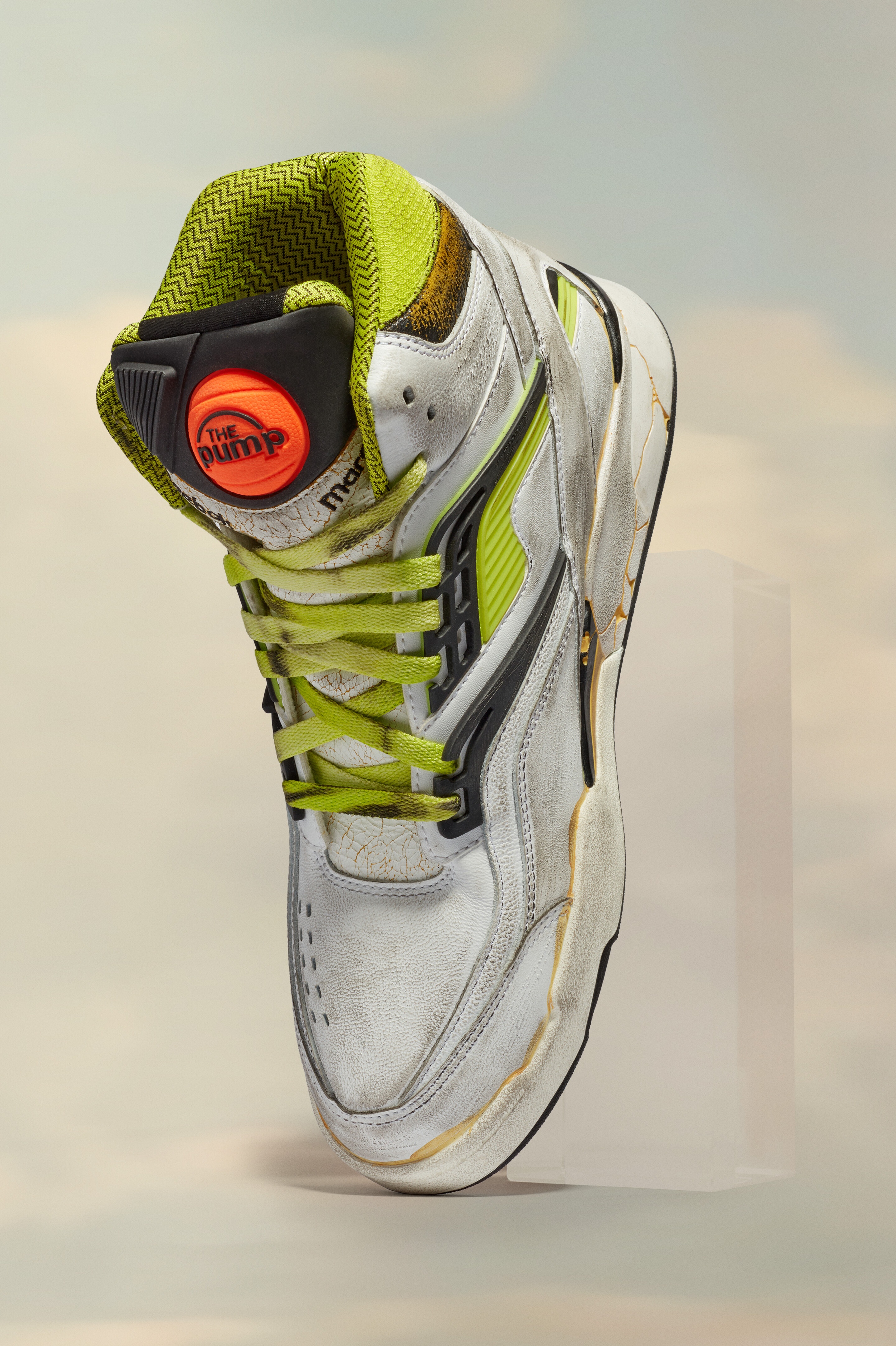 Maison Margiela MM x Reebok TZ Pump Deadstock | REVERSIBLE Maison Margiela MM x Reebok TZ Pump Deadstock | REVERSIBLE
