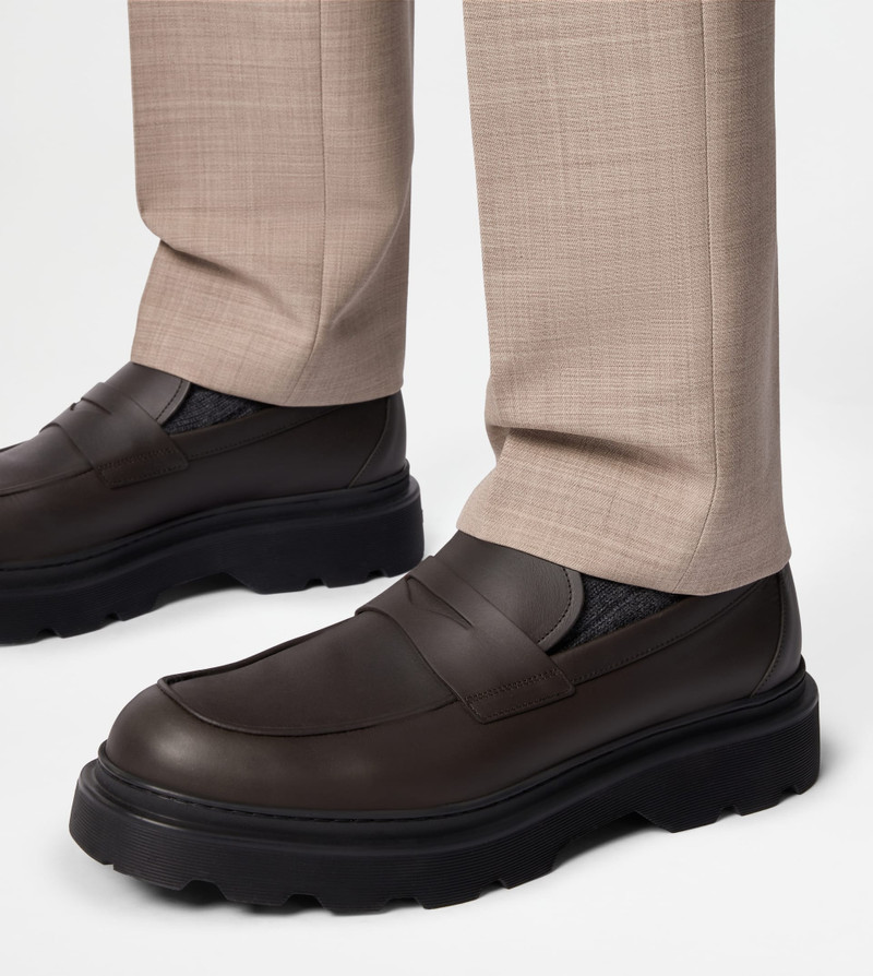 Tod's LOAFERS IN LEATHER - BROWN outlook