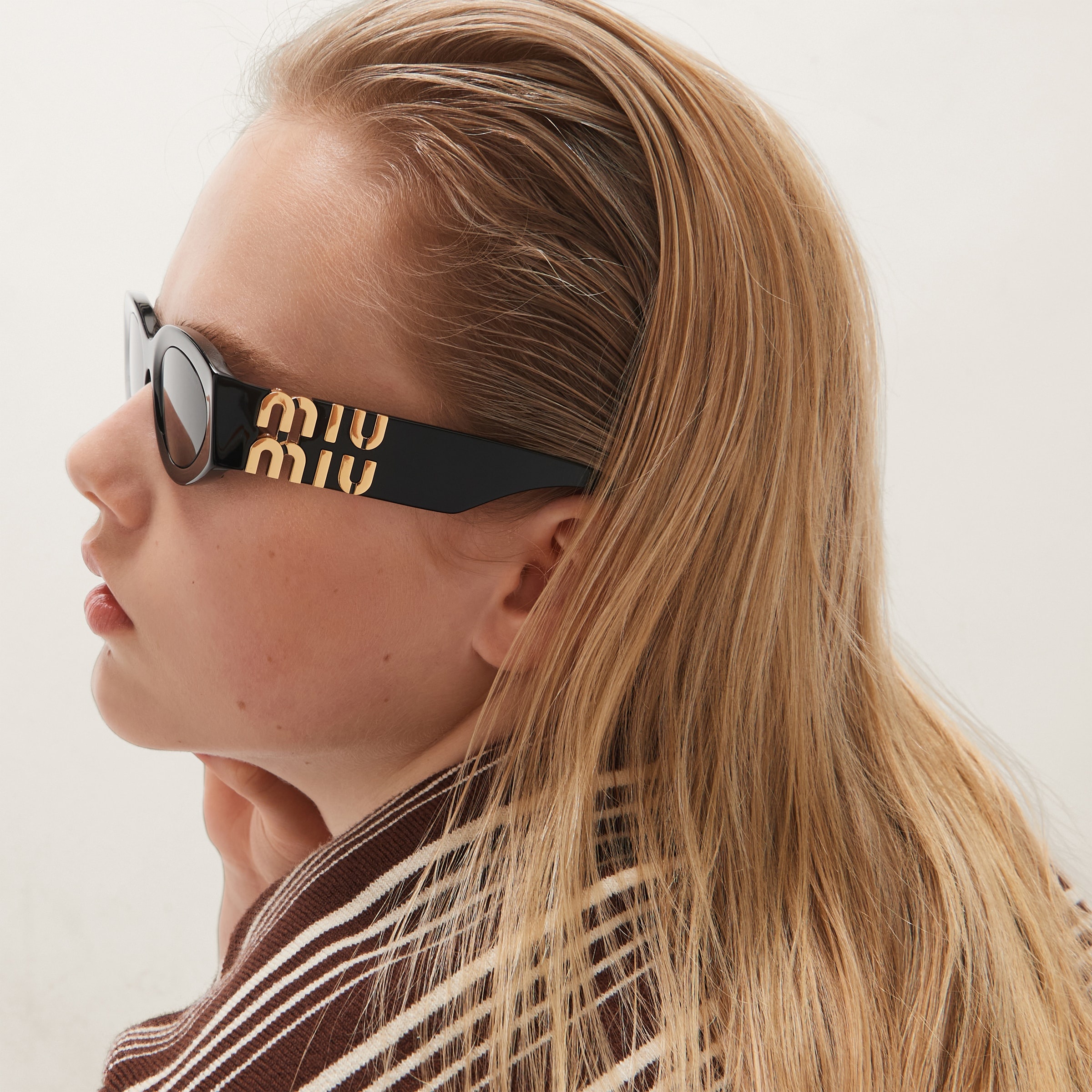 BABBI【MIU MIU】Glimpse Sunglasses Miu Miu Eyewear Miu Glimpse oval-frame Sunglasses | Black