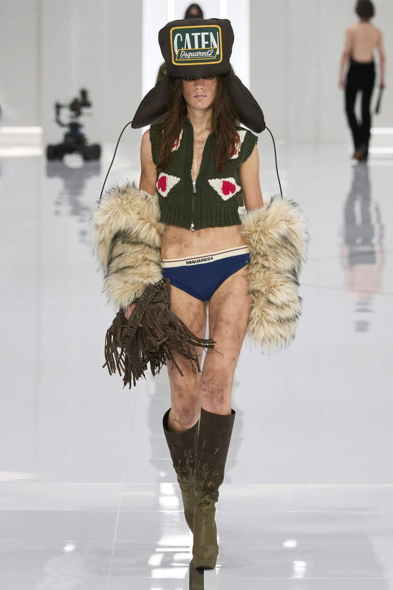 WOOL SHETLAND JACQUARDED POKER CROPPED  KNIT VEST 7