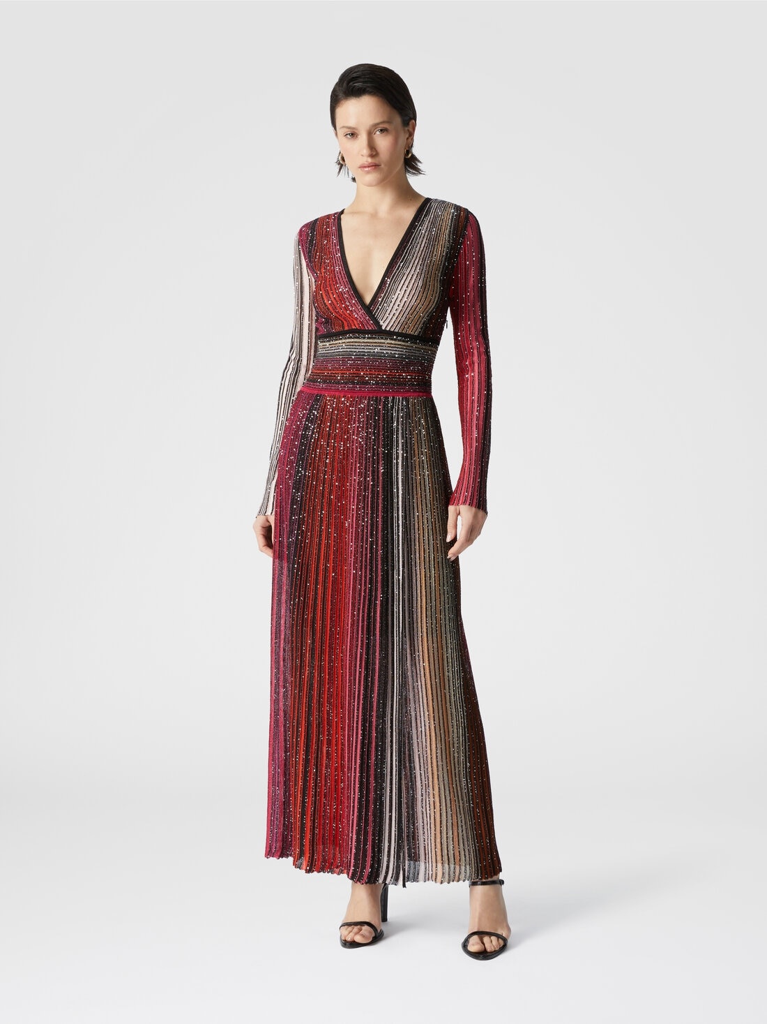 Long pleated dress with sequins - 2