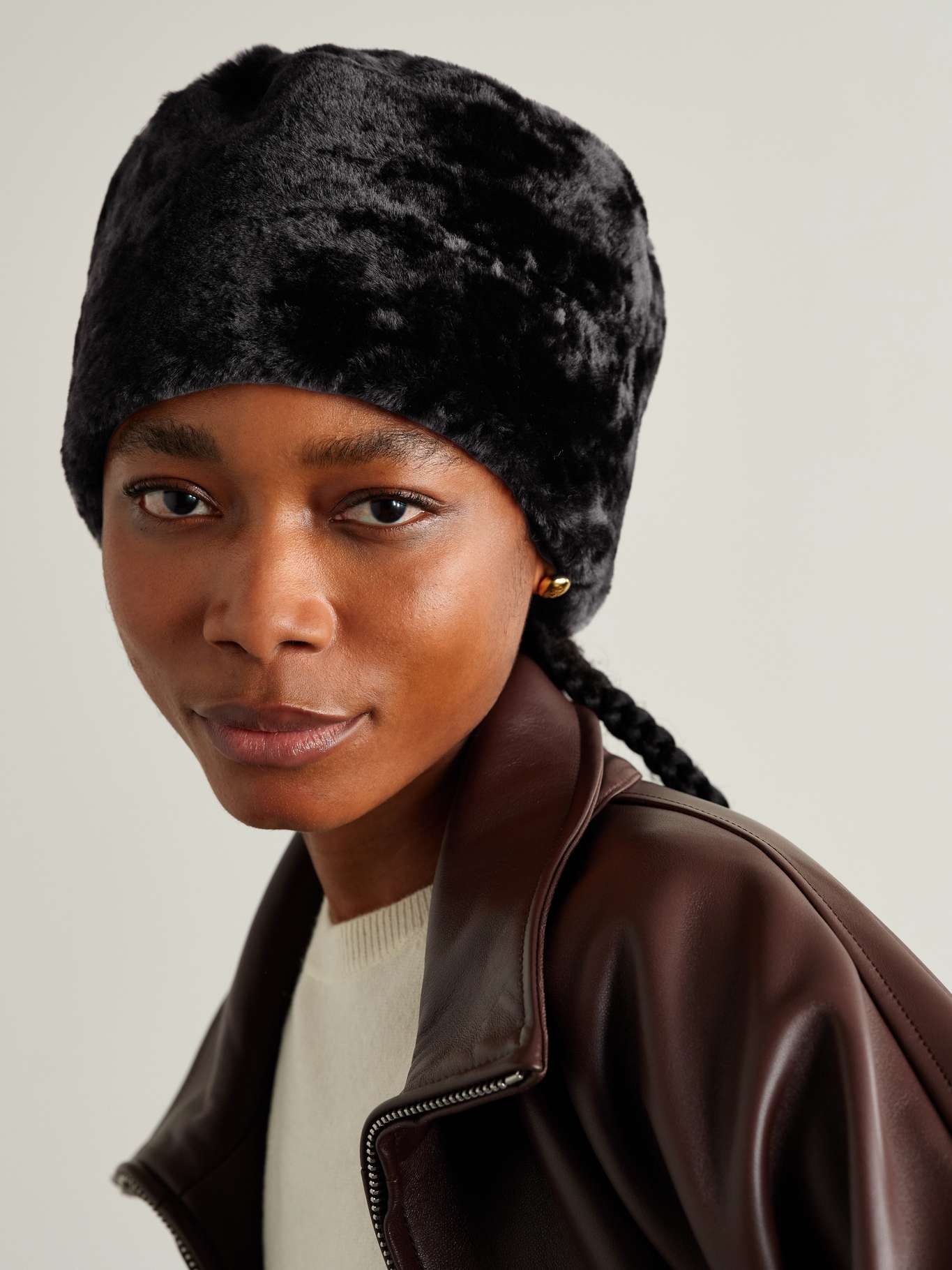 Shearling pillbox hat - 2