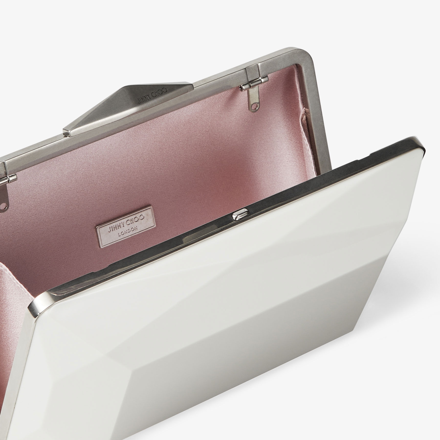 JIMMY CHOO Diamond Box Clutch バイカラー アクリル・バッグ JIMMY CHOO Diamond Box Clutch Black and White Bi-Colour