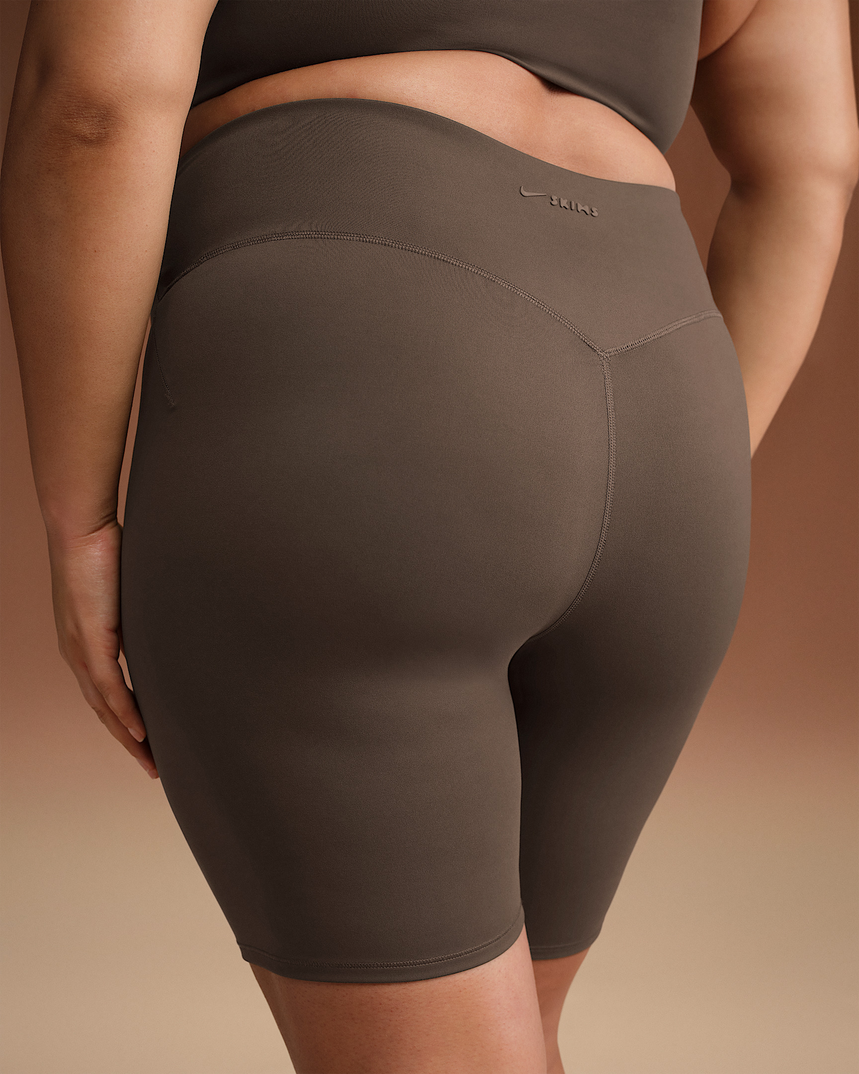 NikeSKIMS Matte Women's High-Waisted 7" Biker Shorts - 8