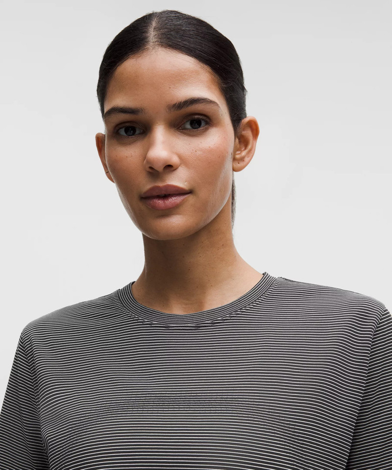 Swiftly Relaxed Short-Sleeve Shirt *Hip Length 4
