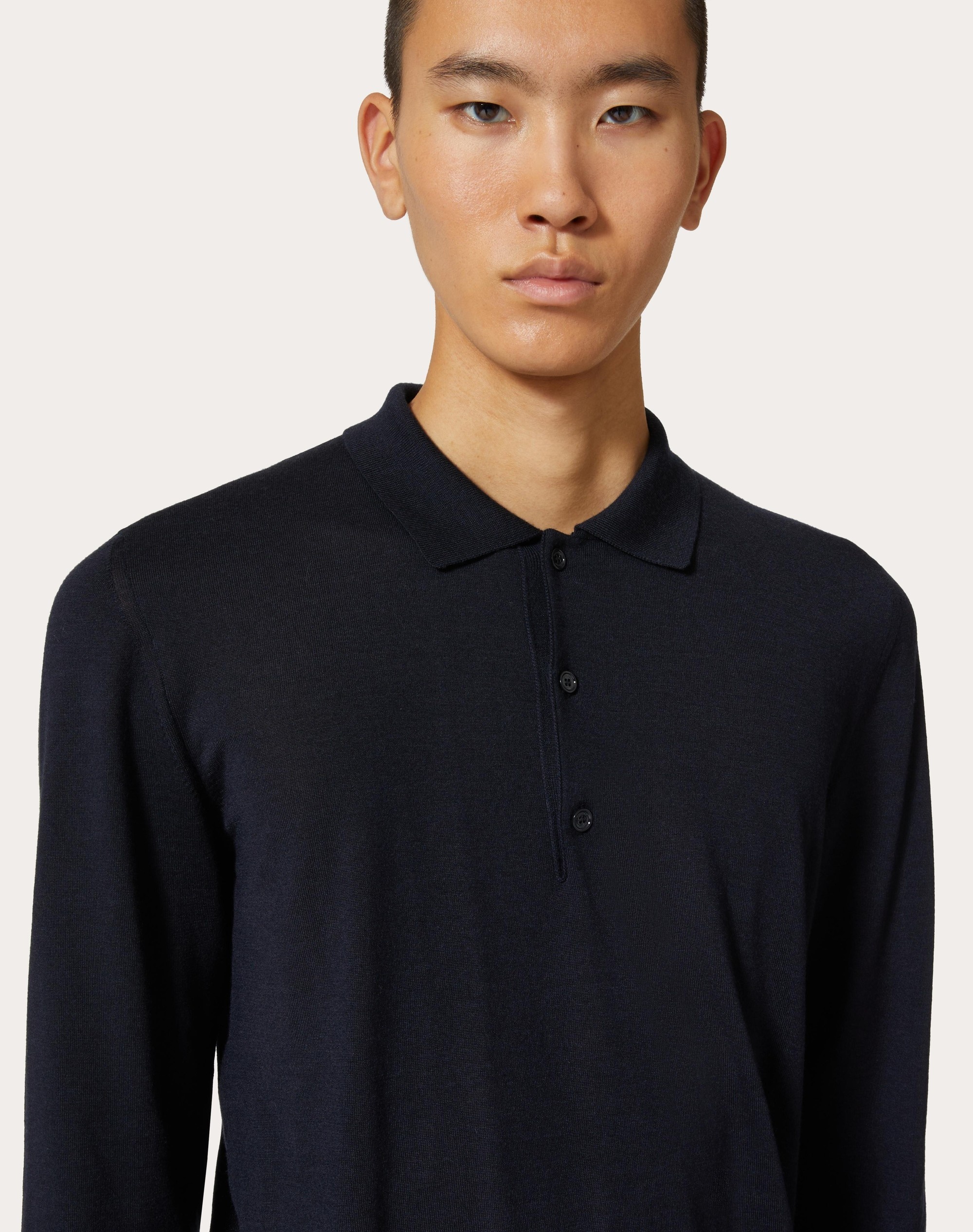 LONG-SLEEVE CASHMERE AND SILK POLO SHIRT WITH VLOGO SIGNATURE EMBROIDERY - 5