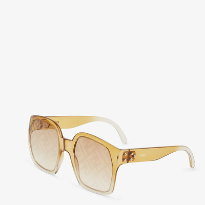 FENDI Gradient effect injection-moulded sunglasses with FF logo outlook